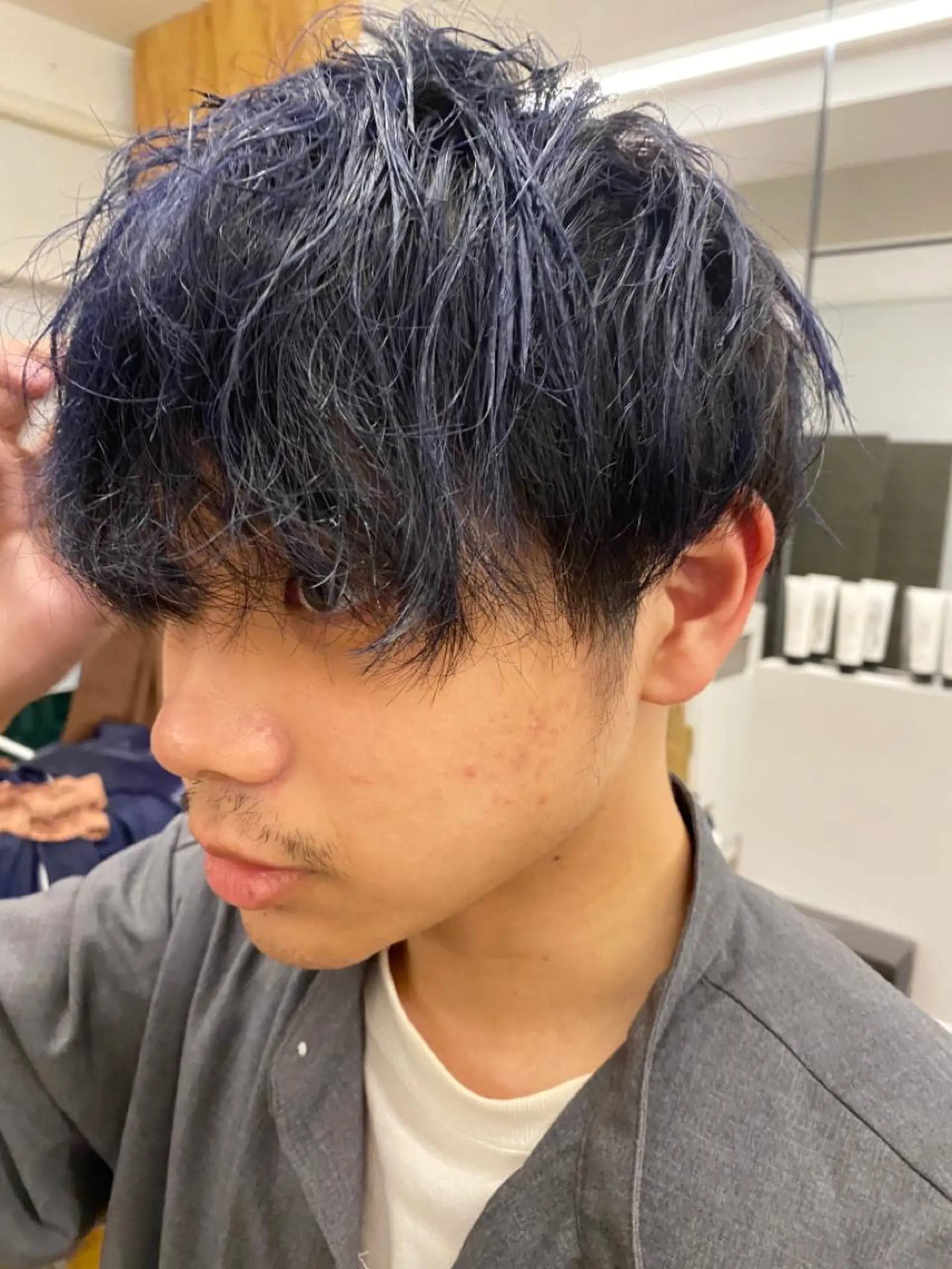 ショート カラー メンズ ヘアカラー ブリーチカラー 美髪矯正takaraのヘアスタイル