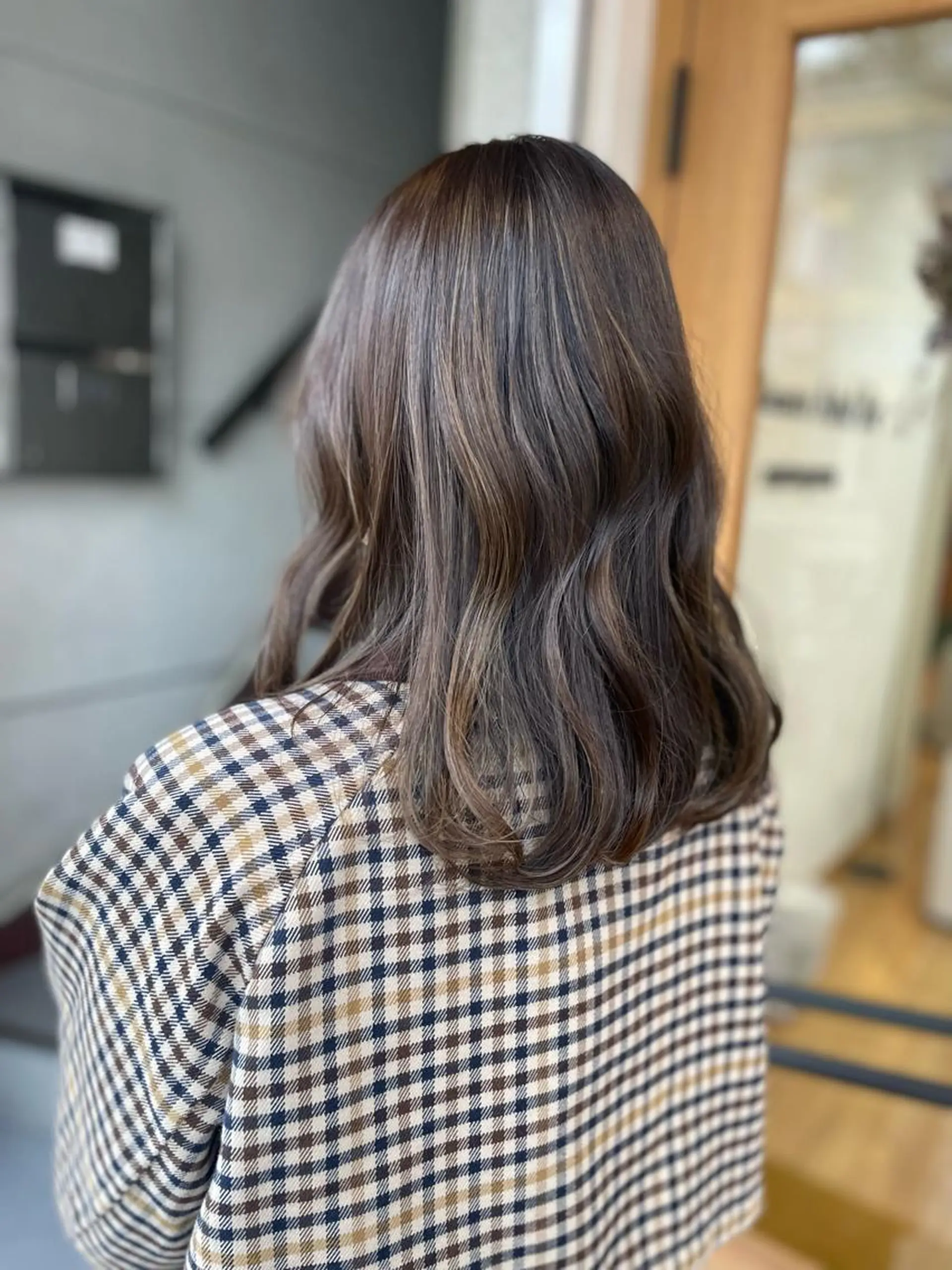 ミディアム カラー オリーブカラー Era Hatsuneのヘアスタイル