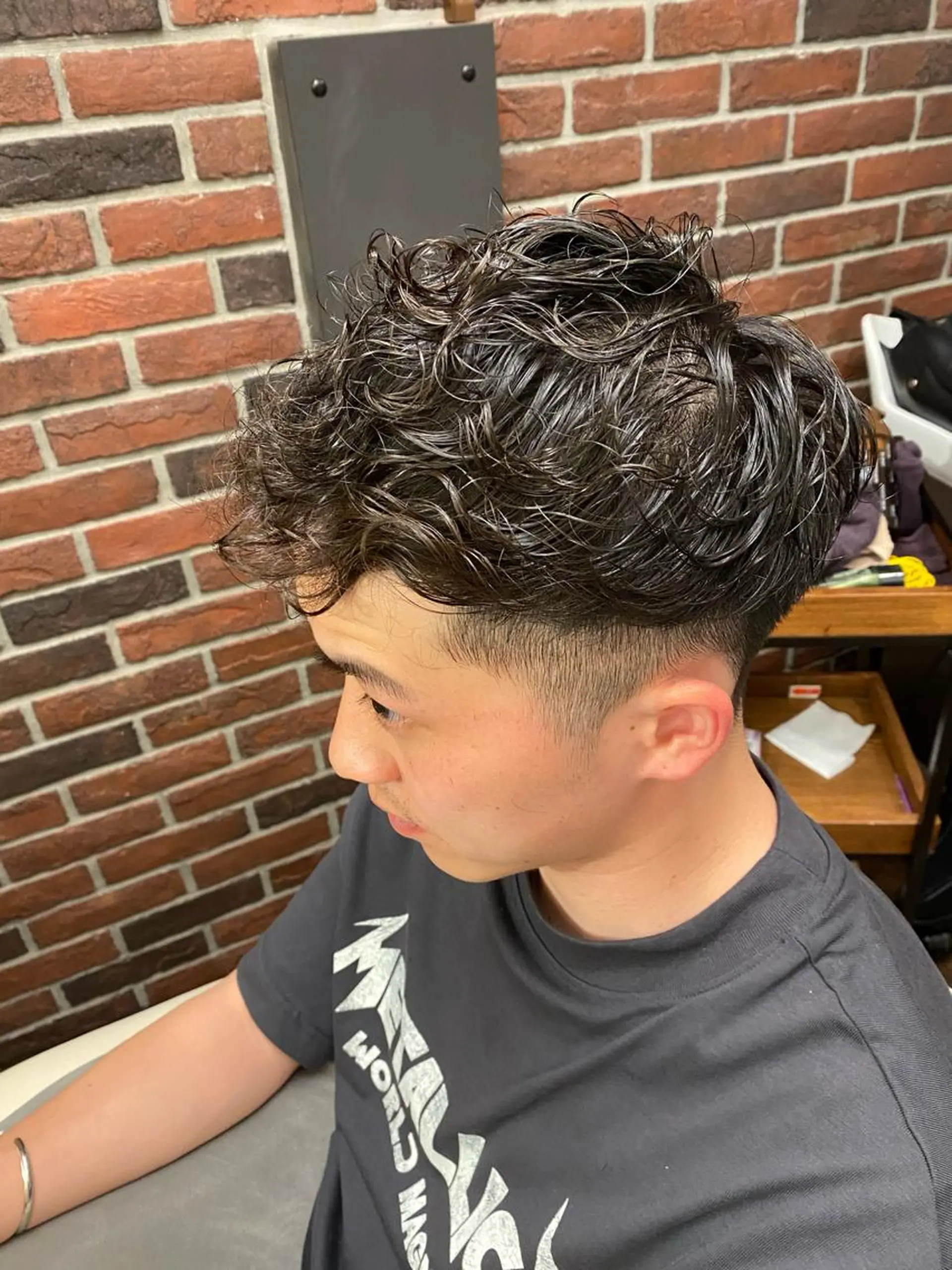 ショート AYANO ／レイヤー／オリーブのヘアスタイル