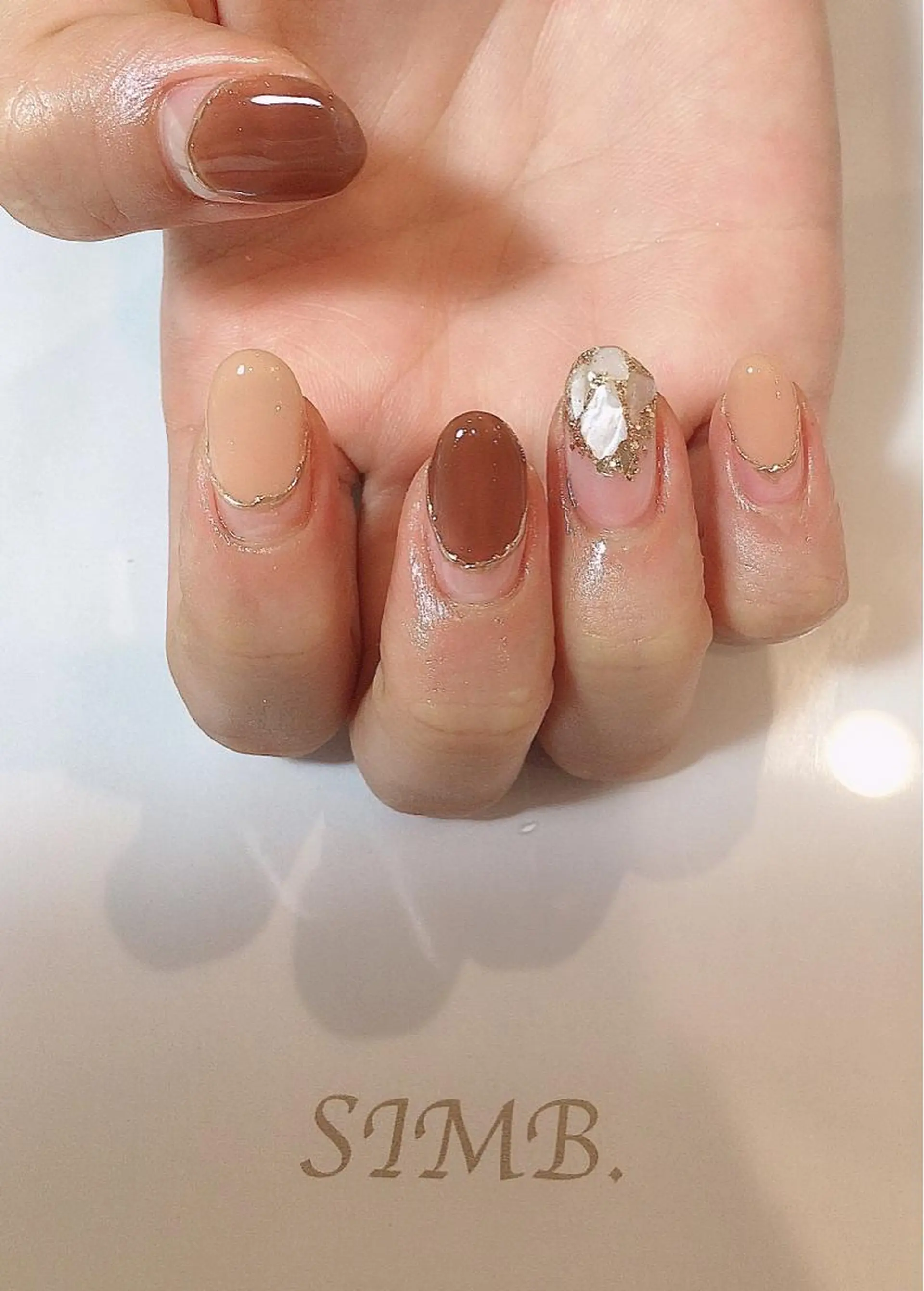 ネイル ブラウン nailsalon SIMB.のネイルデザイン