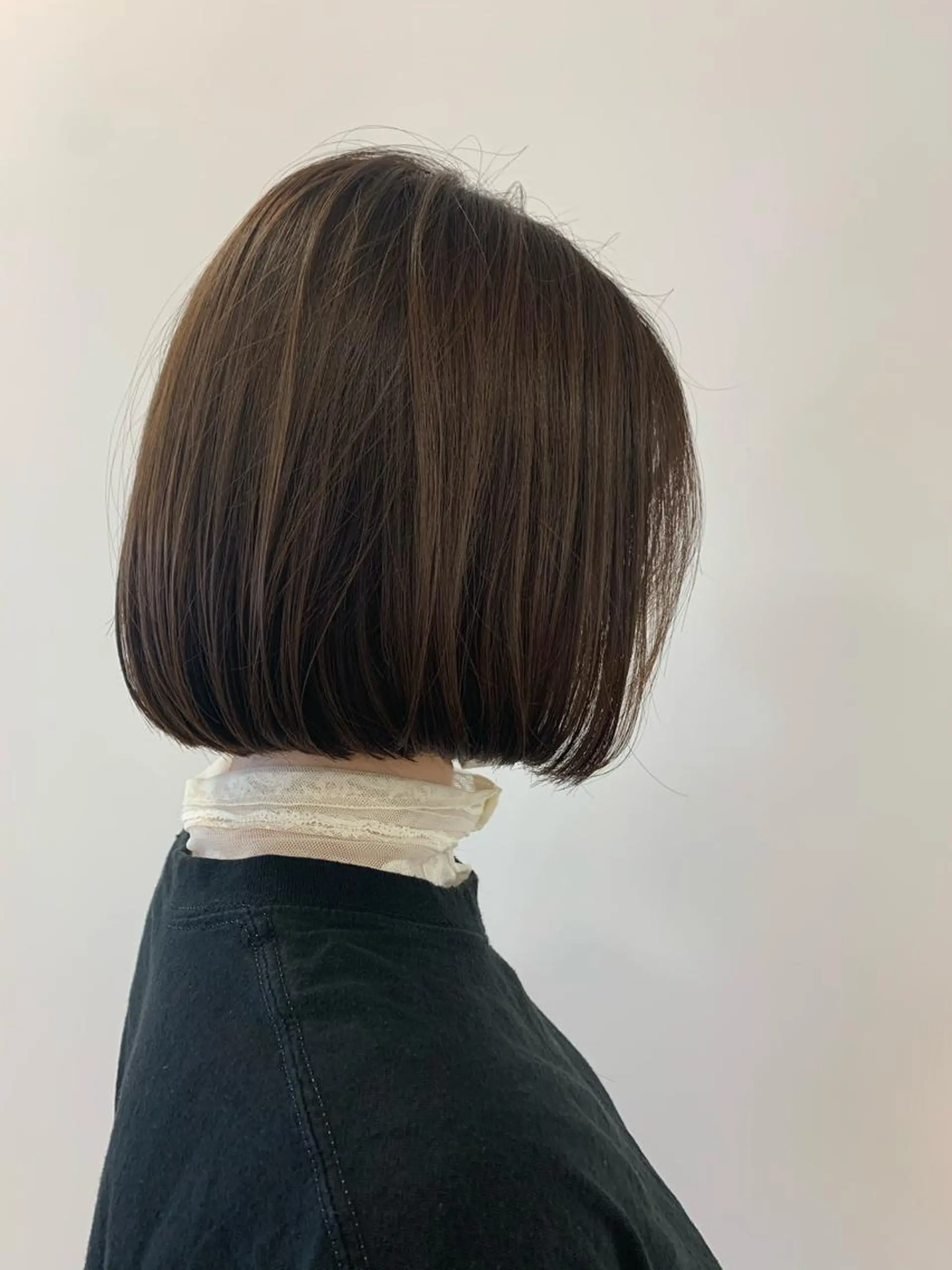 ショート カラー ベージュカラー ボブ カット ヘアカラー 顔まわりカット✄ ベージュカラー🧸のヘアスタイル