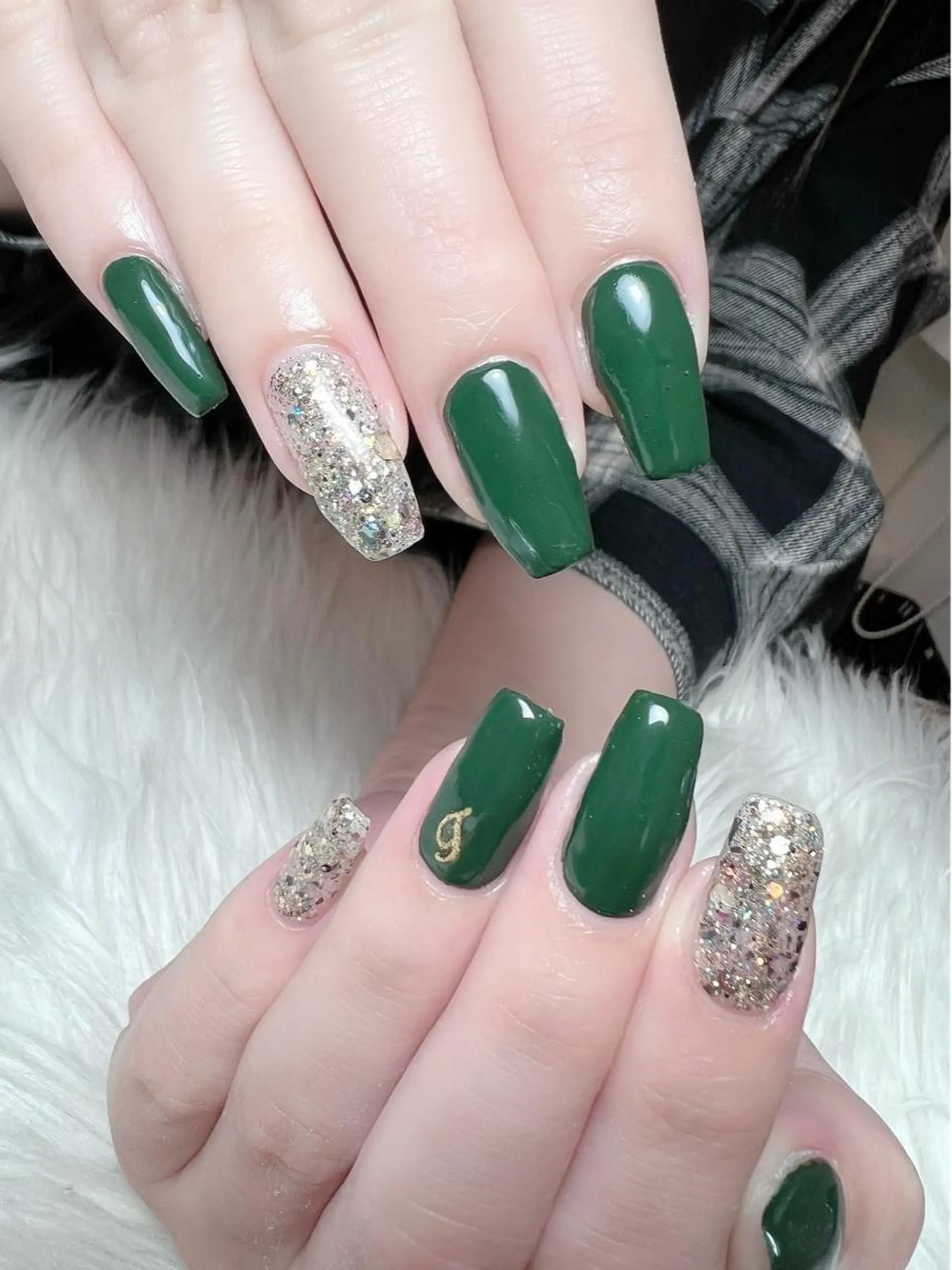 ネイル ジェルネイル グリーン ラメ(グリッター) ハンドネイル シェヌネイル JURAのネイルデザイン