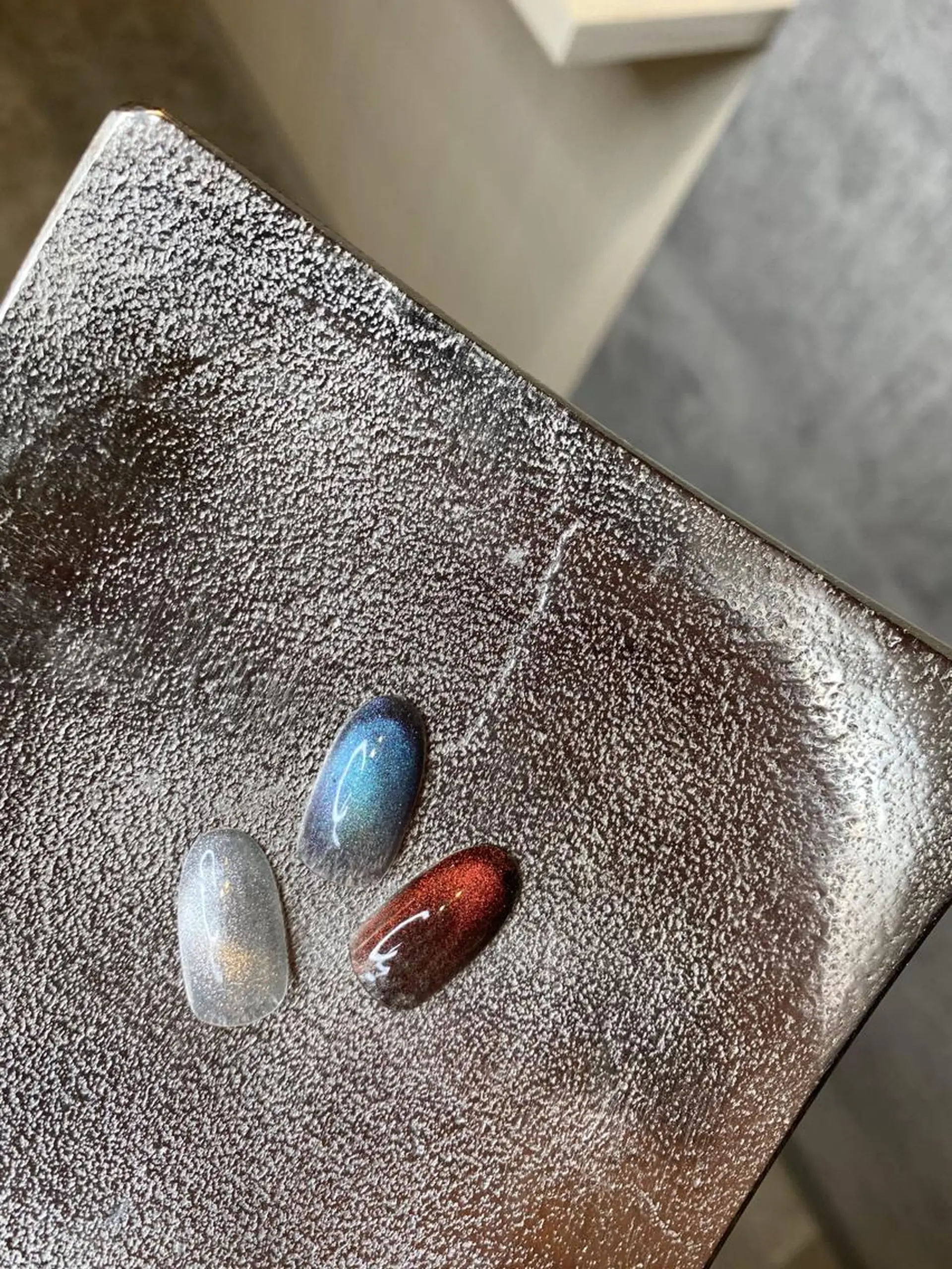 ネイル マグネットネイル _white 上本町店のネイルデザイン