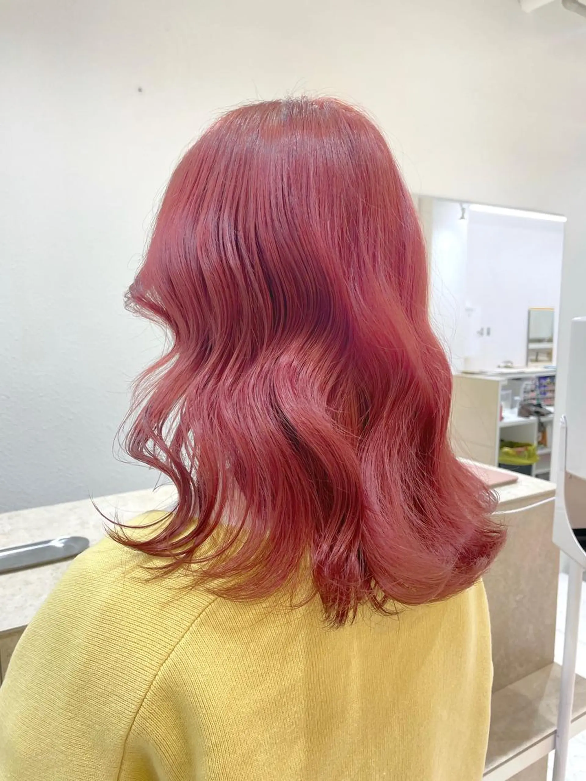 ミディアム カラー ブリーチ ケアブリーチ ダブルカラー ピンクカラー レッドカラー ヘアカラー トリートメント 暖色カラー🍒 ケアブリーチ/akiのヘアスタイル