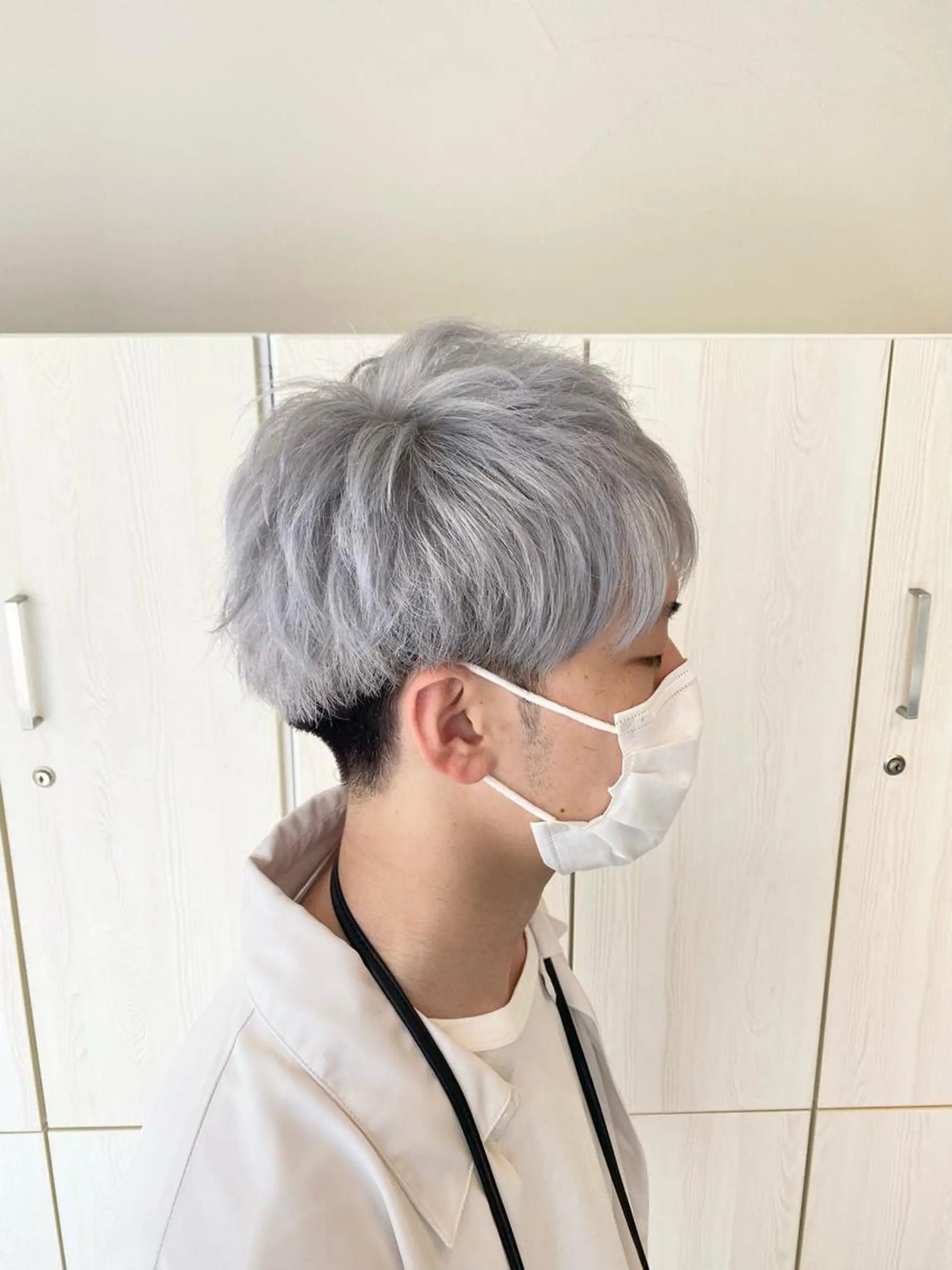 カラー メンズ メンズブリーチ ブリーチ シルバー ホワイトシルバー ハイトーン×似合わせ 🌱中川慎之介のヘアスタイル