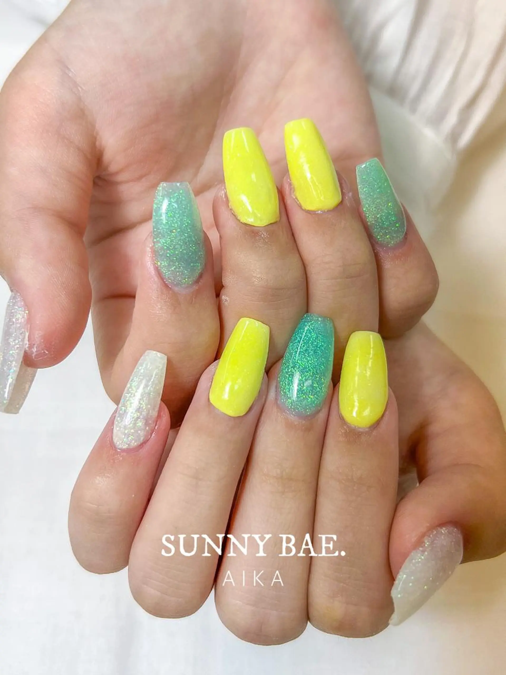 ロング ネイル ロング アートネイル キラキラネイル ロングネイル スカルプネイル Made By AIKAのネイルデザイン