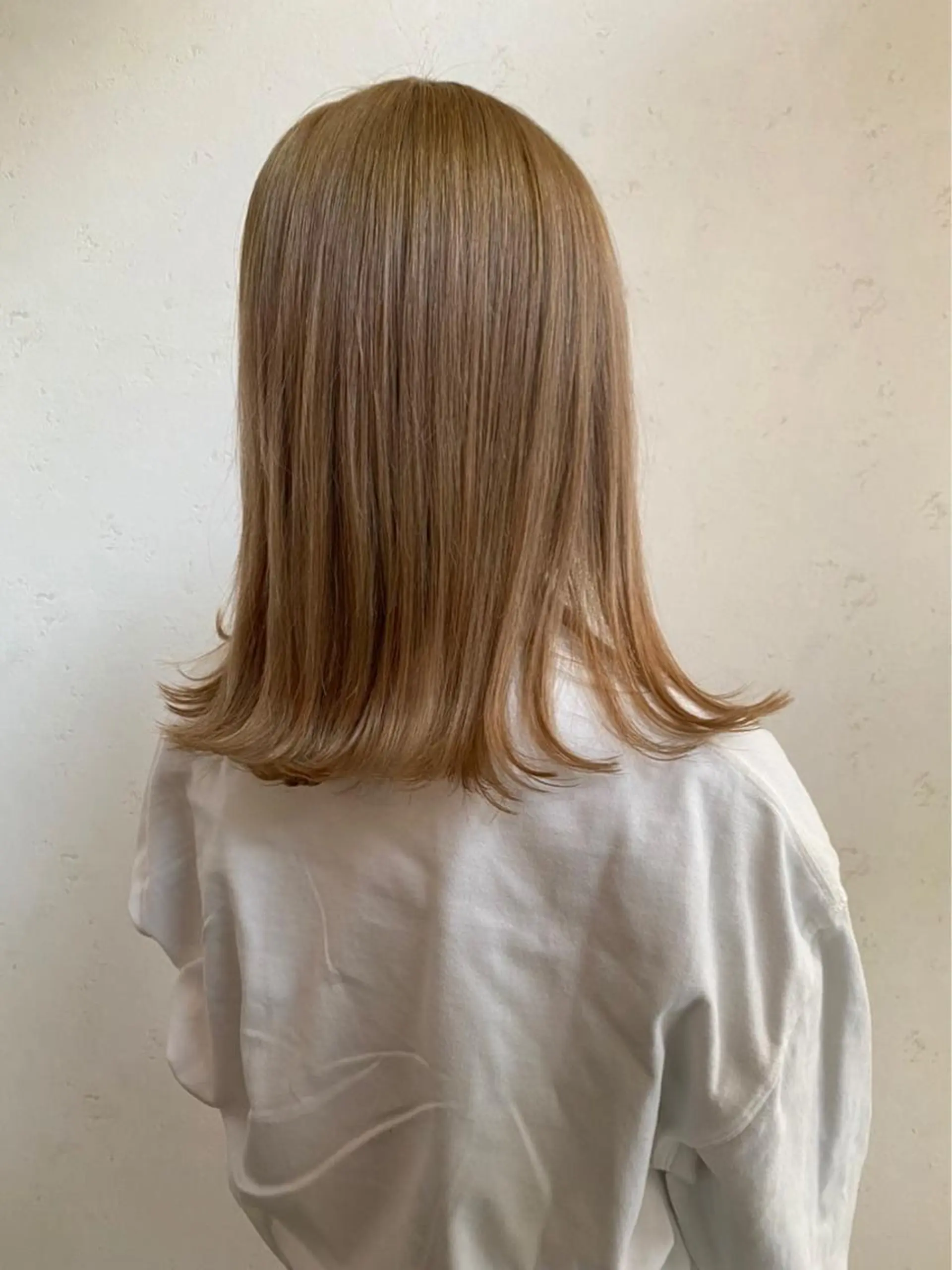 カラー ベージュカラー ミルクティーベージュ inity　杉本 美羽のヘアスタイル