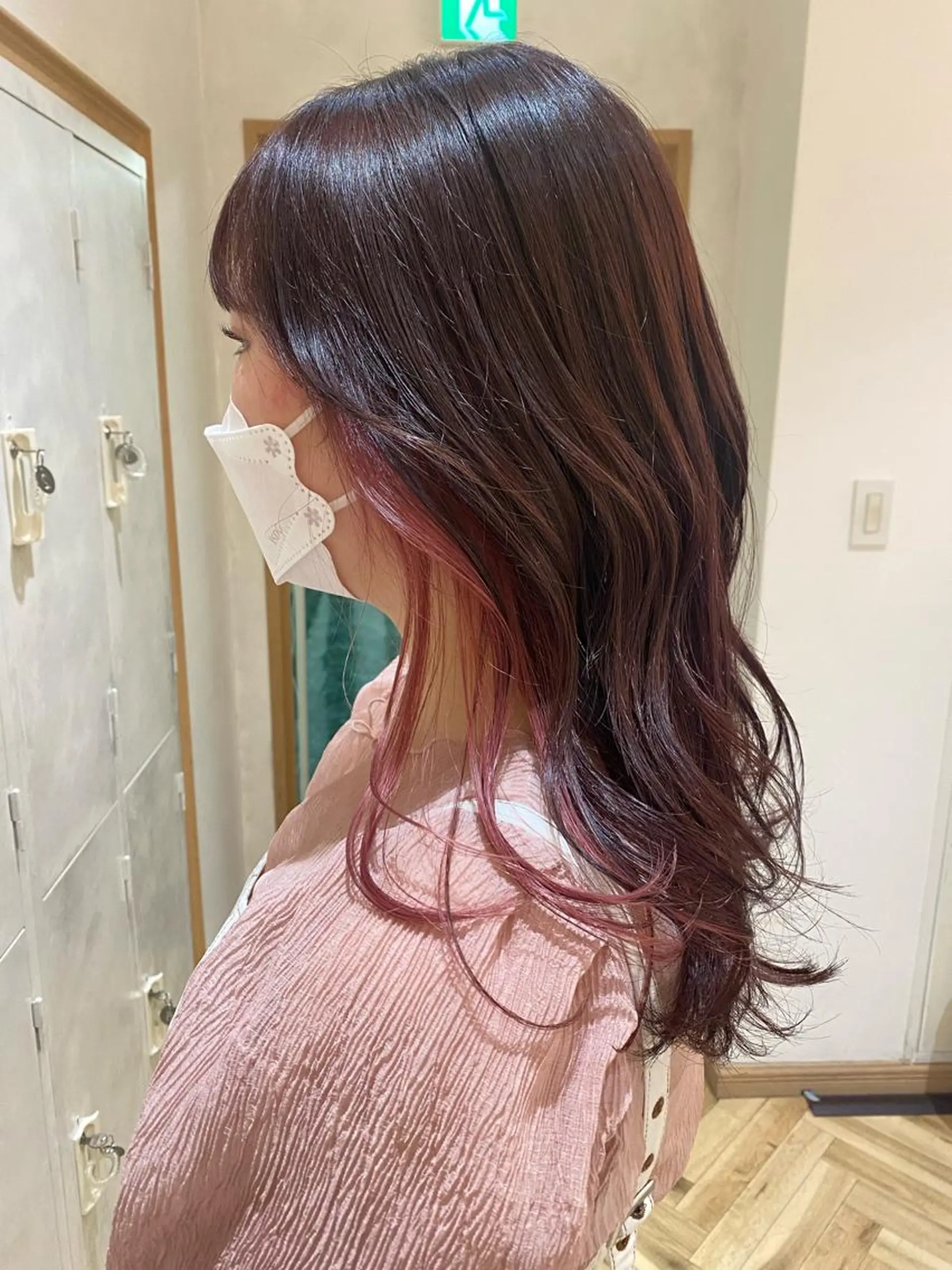 セミロング カット ヘアカラー 原 朱莉のヘアスタイル