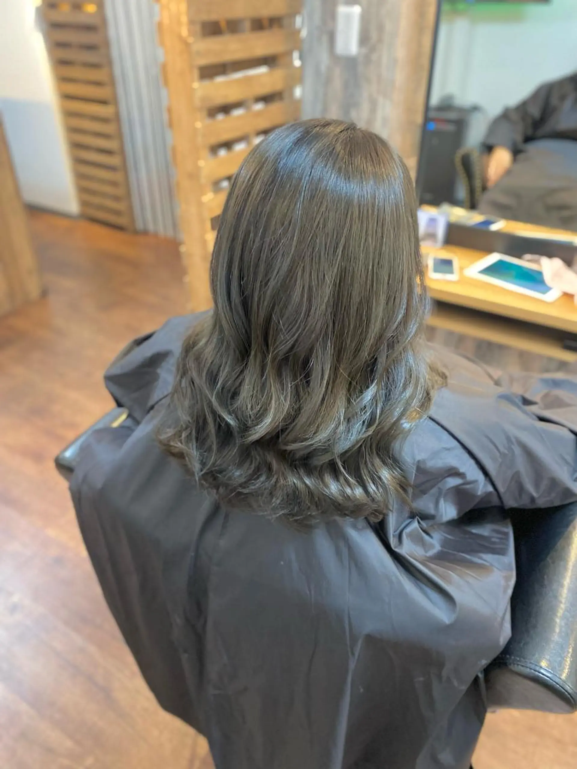 ミディアム カラー グレージュ カット ヘアカラー トリートメント Luzir⭐︎ GEN⭐︎のヘアスタイル