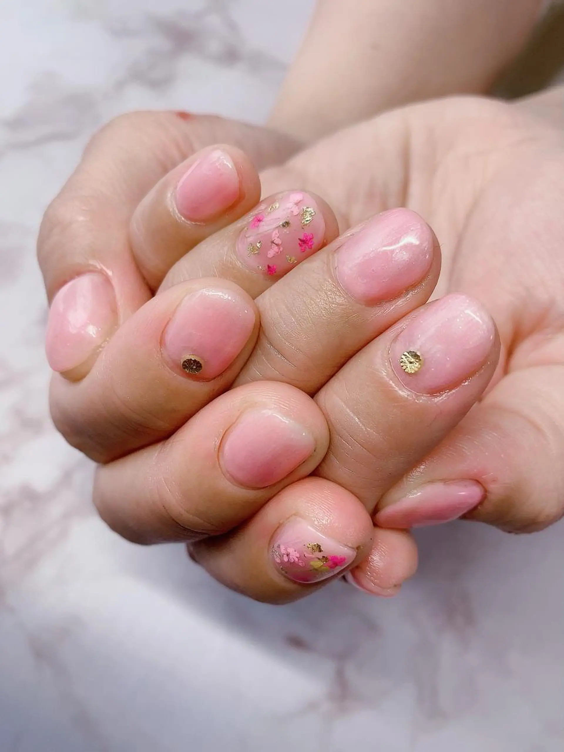 ネイル ピンク ホワイト JIFFY nailstudioのネイルデザイン