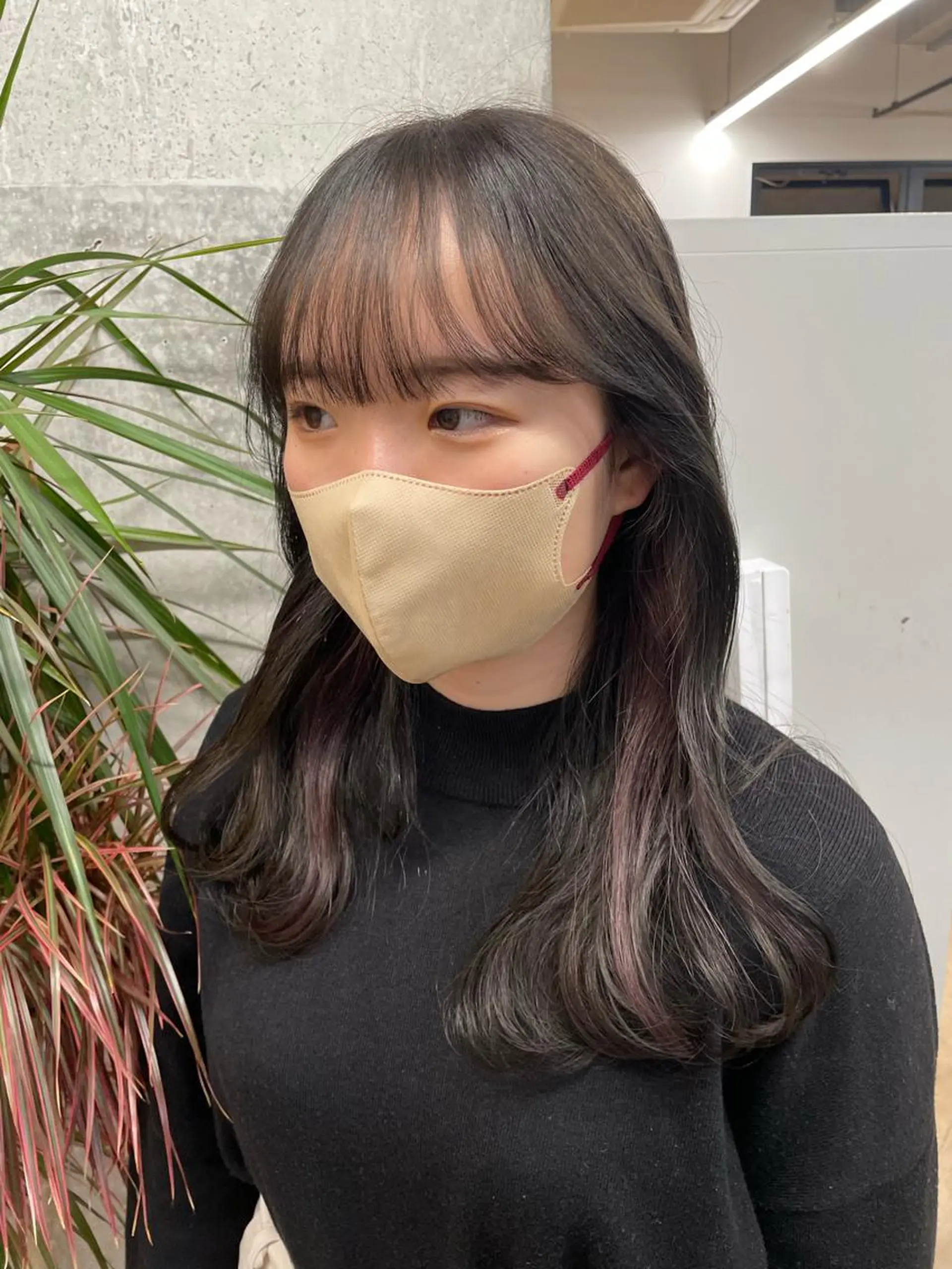 セミロング カラー yuika .のヘアスタイル