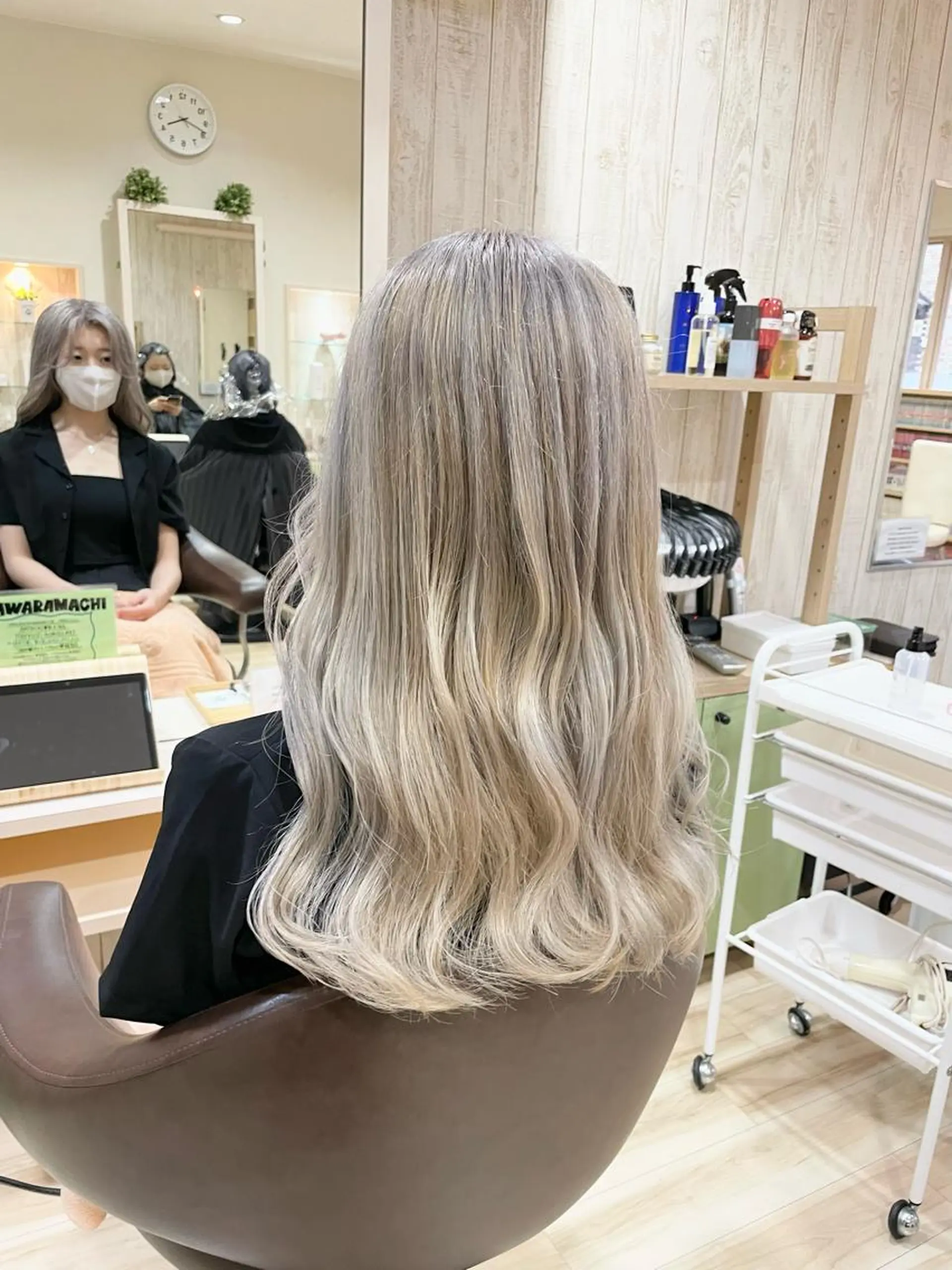 ロング カラー 🌈派手髪ハイトーン 🌈鈴木亮太🌈のヘアスタイル