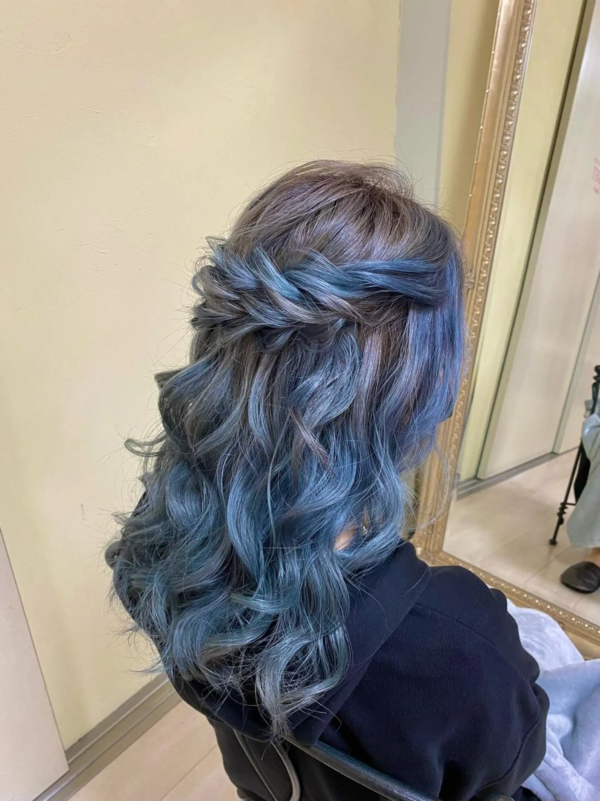 ロング ヘアアレンジ ハーフアップ タニモト ユイのヘアスタイル