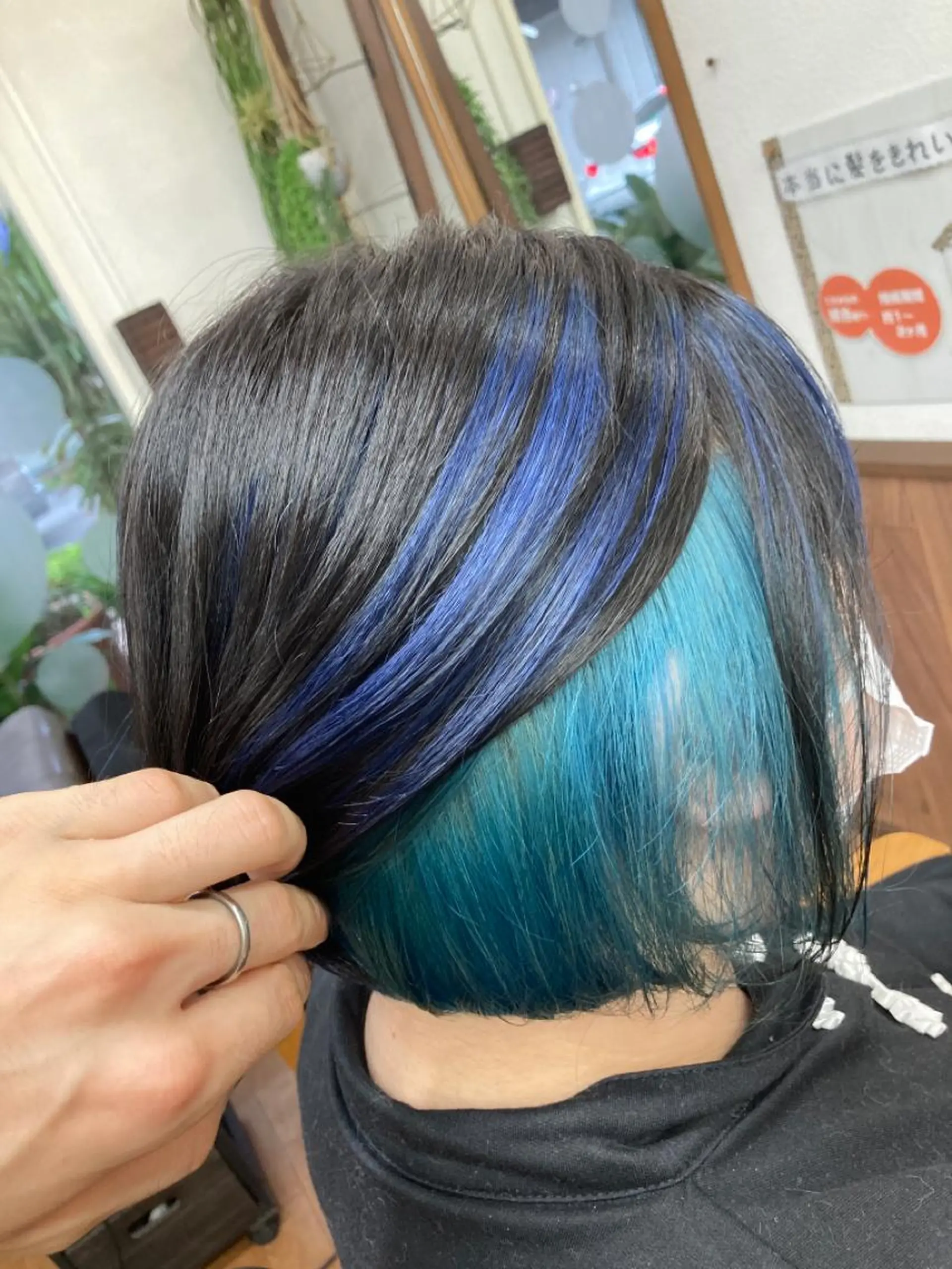 ショート カラー ブルーカラー インナーカラー ネイビーカラー カット ヘアカラー トリートメント 澤田 拓己のヘアスタイル