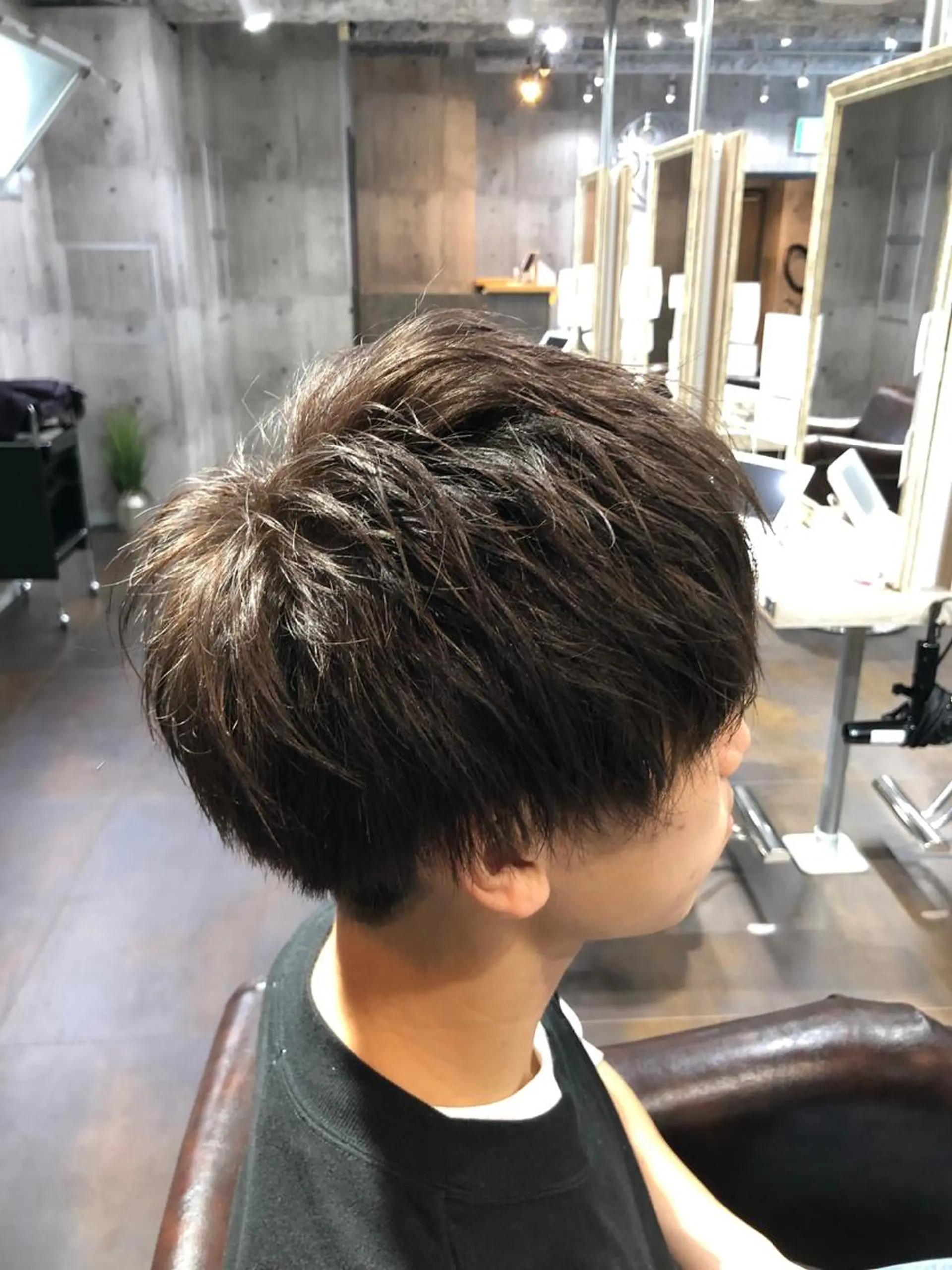 ミディアム カラー ヘアアレンジ メンズ キッズ ネイル マツエク・マツパ アイブロウ メンズブリーチ ブリーチ ブリーチなしカラー 眉カラー メンズアイブロウ カット パーマ 韓国/顔周り/透明感 /レイヤー/ひなたのヘアスタイル