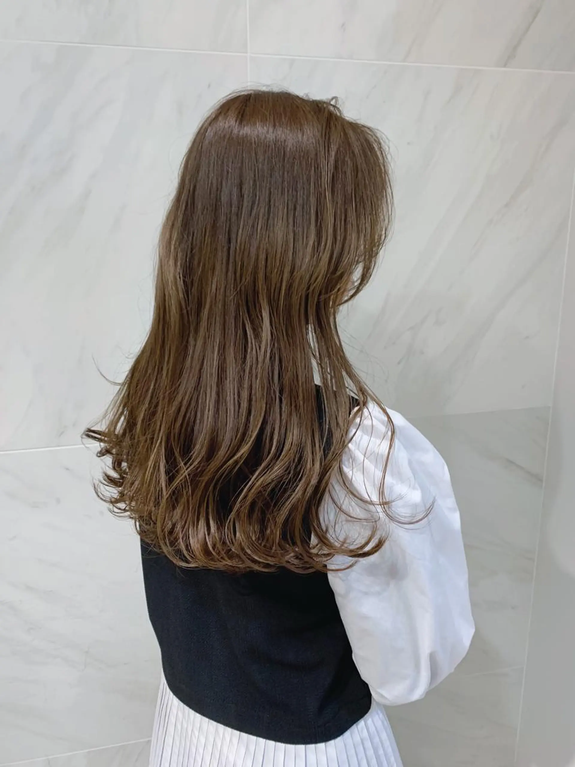 セミロング カラー TENELE所属・チバ タクミのヘアスタイル