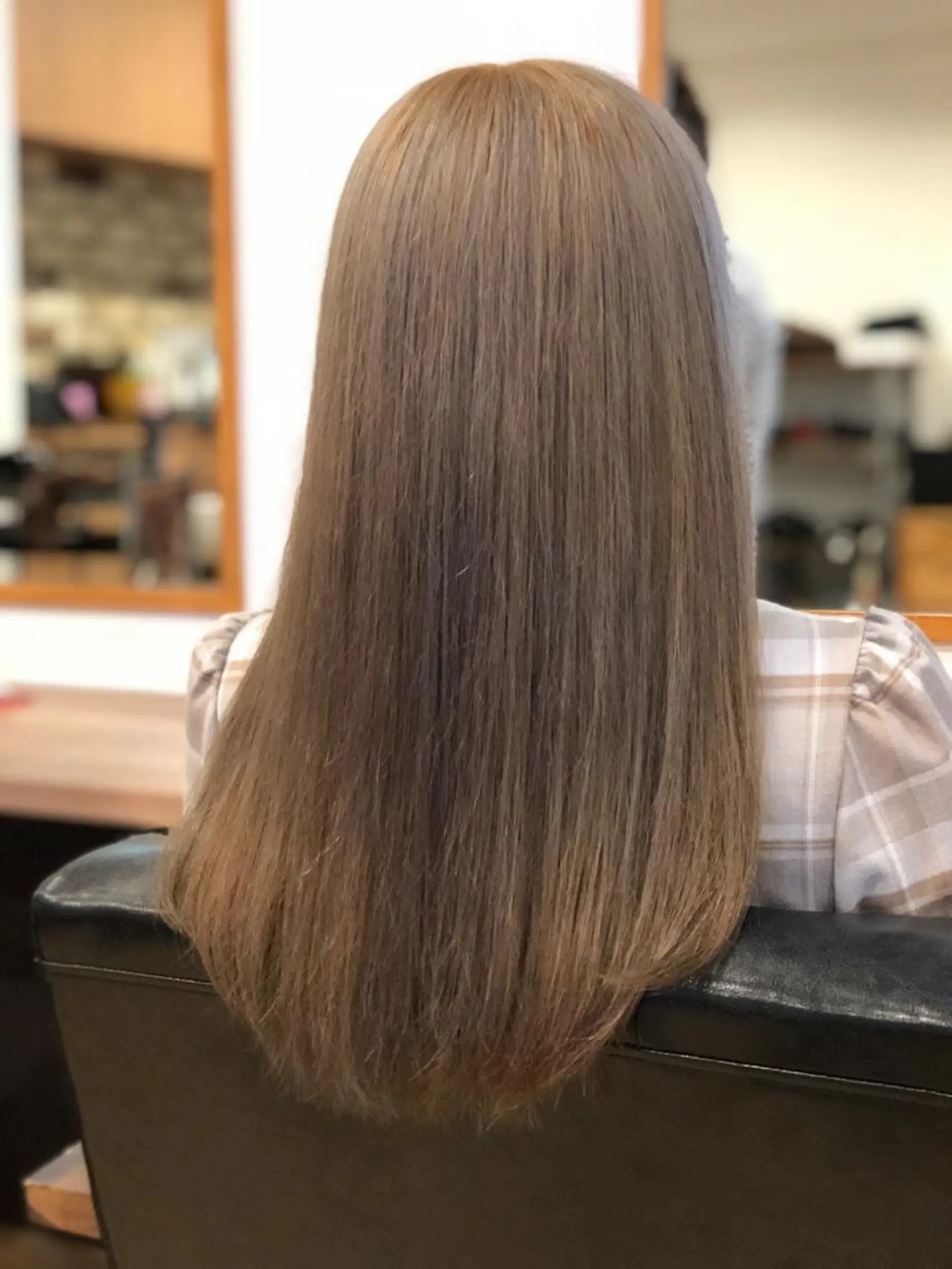 ロング カラー ベージュカラー ブリーチ ケアブリーチ ダブルカラー ミルクティーベージュ 美髪矯正 🌈髪質改善 山下のヘアスタイル