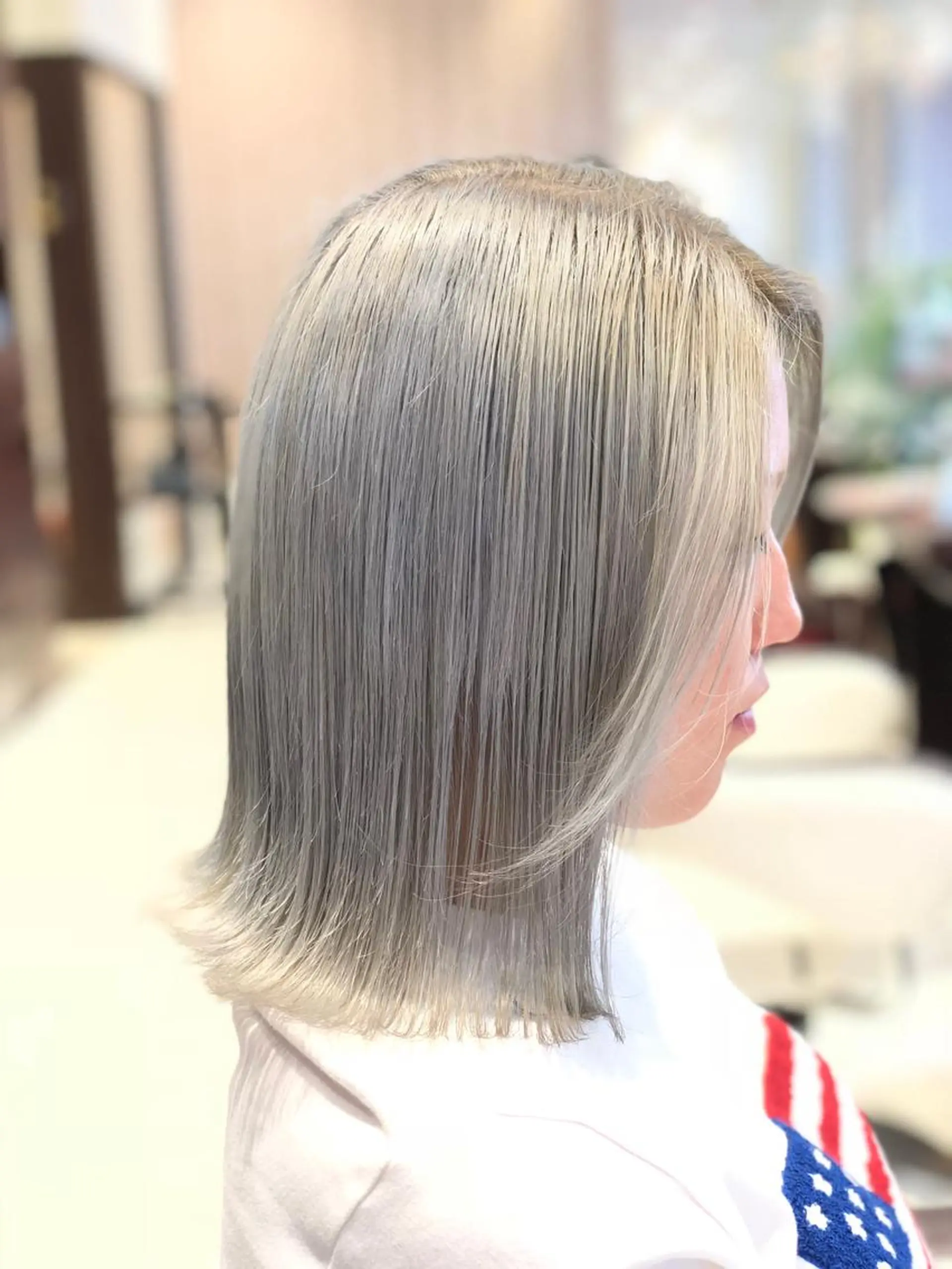 ミディアム カラー ヘアアレンジ アッシュ ブリーチ ホワイトアッシュ 渡辺　亮/ 白髪ぼかし/髪質改善のヘアスタイル