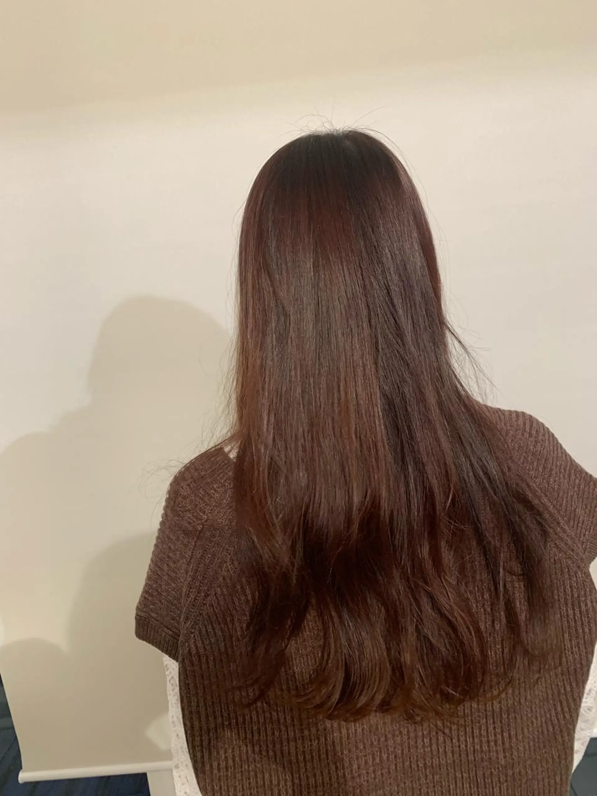 ロング カラー パーマ ヘアアレンジ ブラウンカラー パープルカラー パープルブラウン 加藤 綾華のヘアスタイル