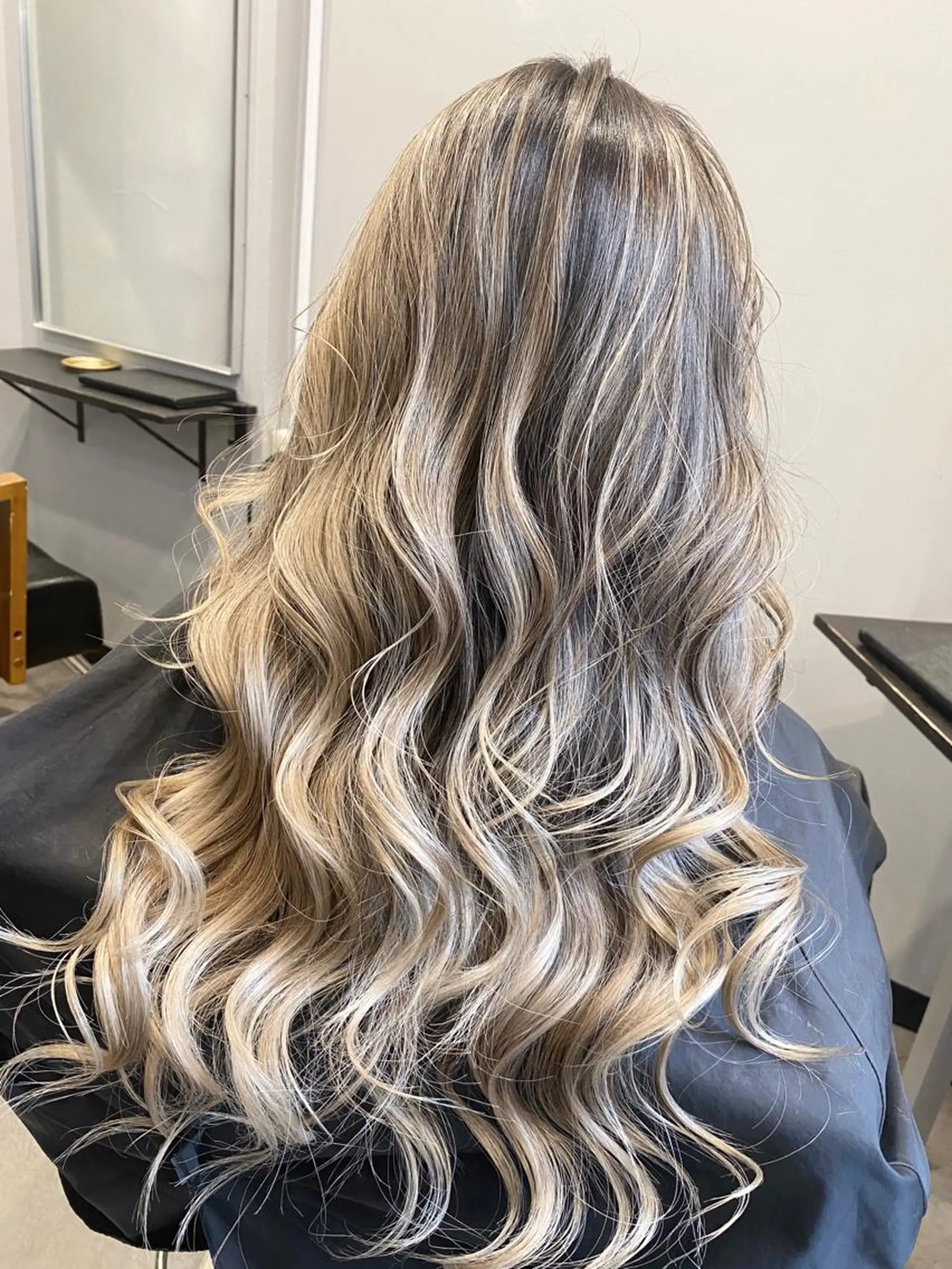 ロング カラー パーマ ヘアアレンジ ネイル マツエク・マツパ アイブロウ ヘアカラー トリートメント 井上 一平のヘアスタイル