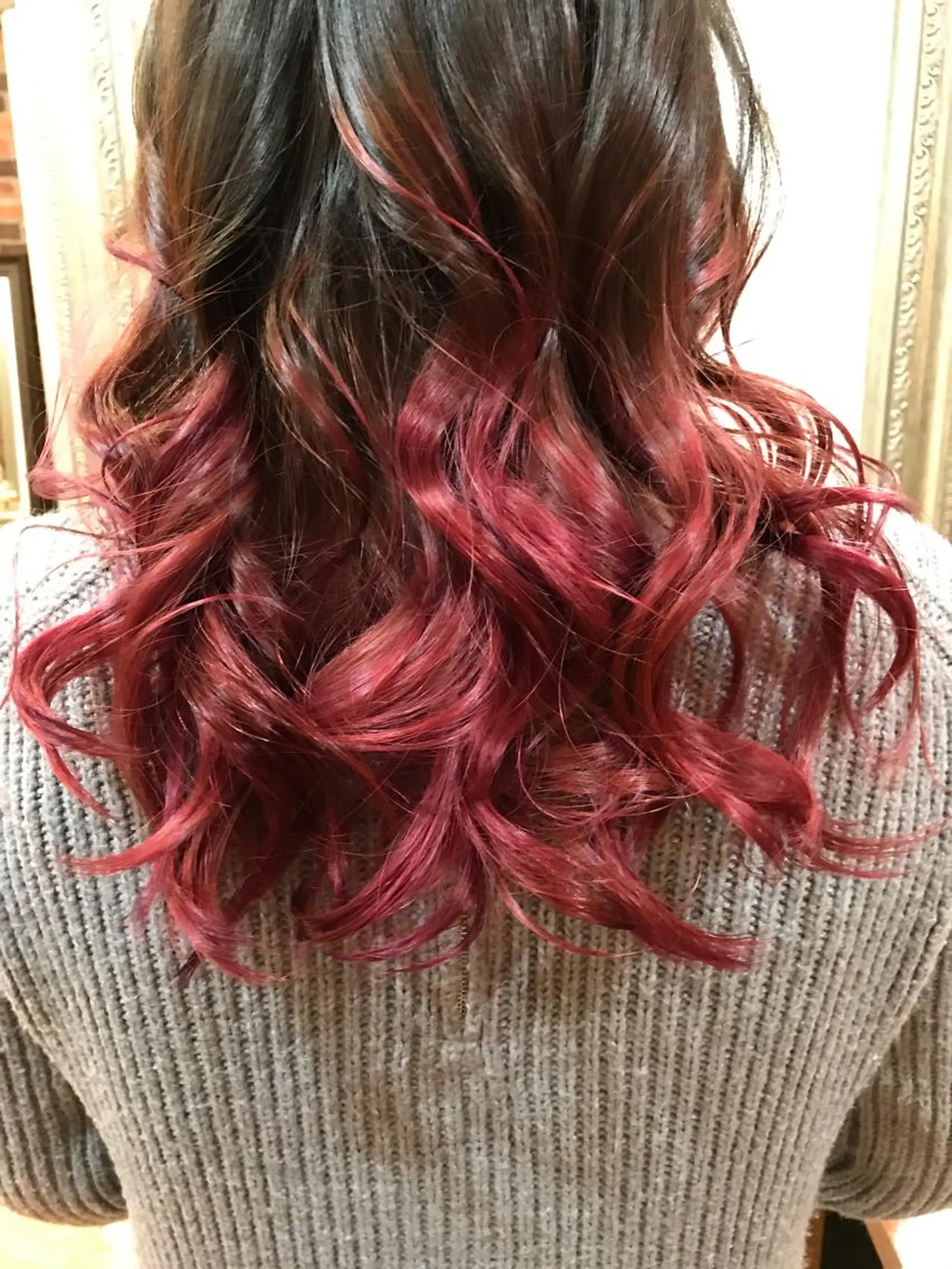 ロング カラー グラデーションカラー ピンクカラー ローズカラー カット ヘアカラー OneWORLD所属・福井 稜平のヘアスタイル