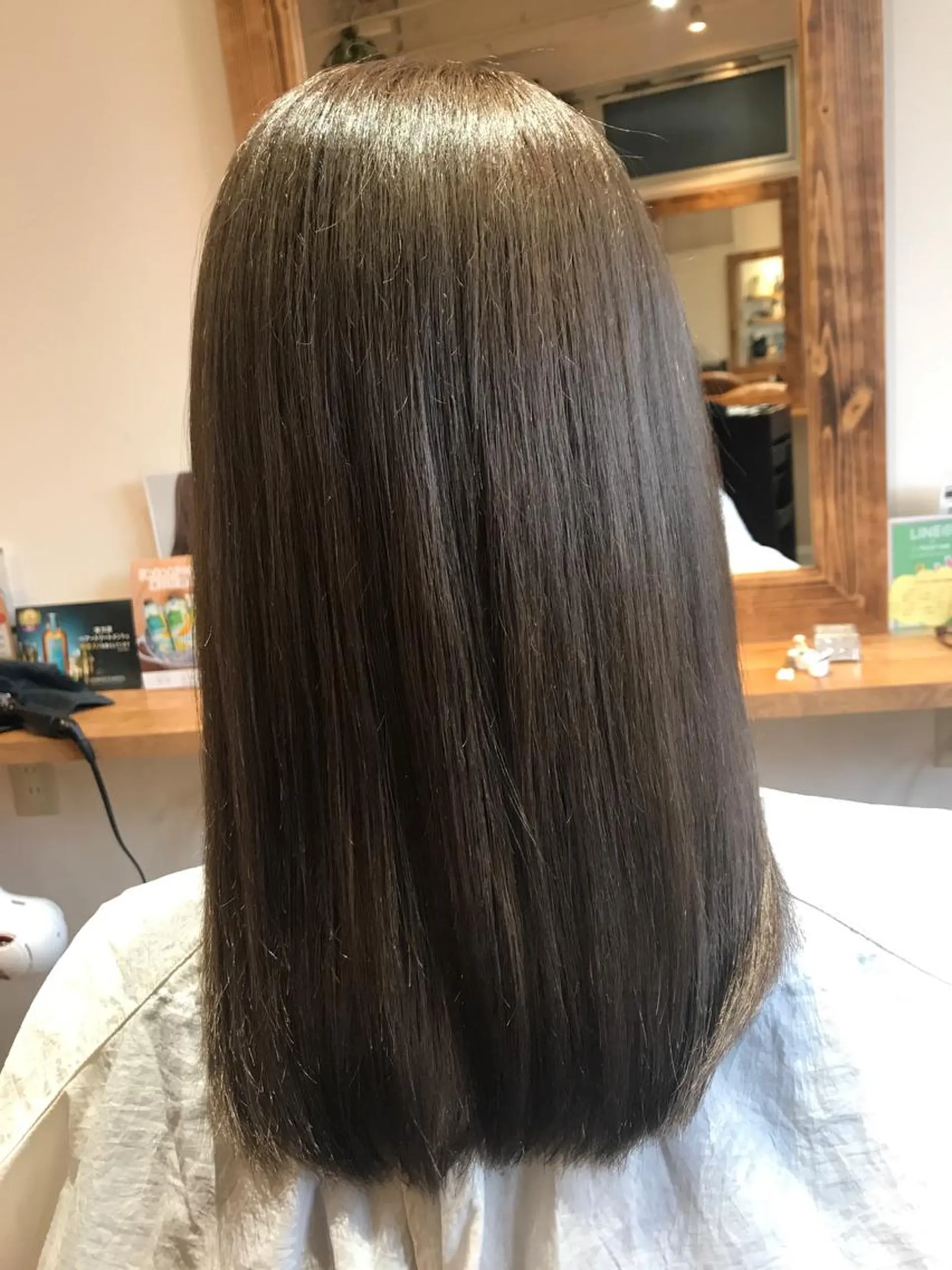 セミロング カラー 髪質改善×矯正🫧 韓国ヘアasamiのヘアスタイル