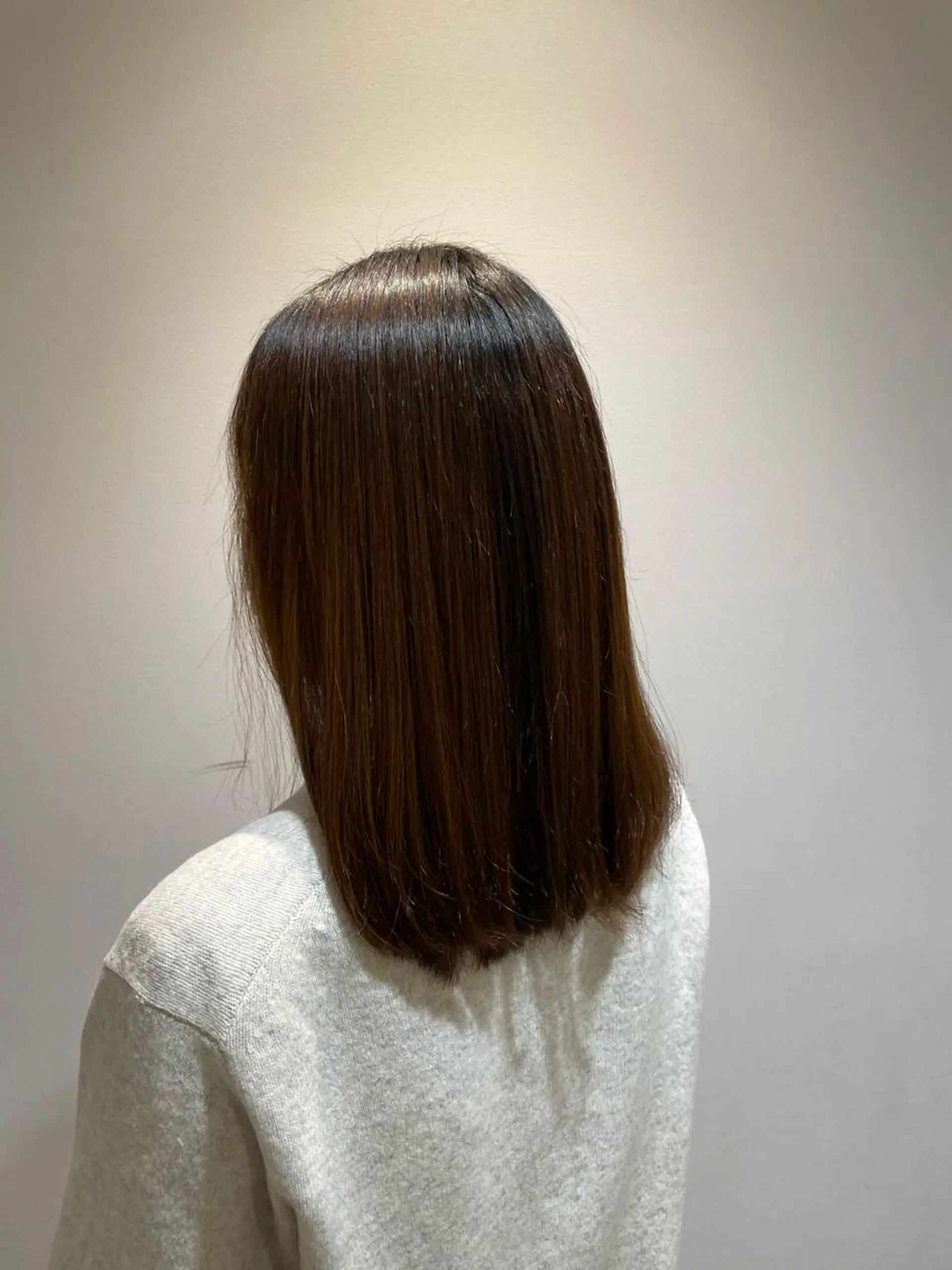 ミディアム カット 縮毛矯正×髪質改善× 艶髪カラー 小笠原躍のヘアスタイル