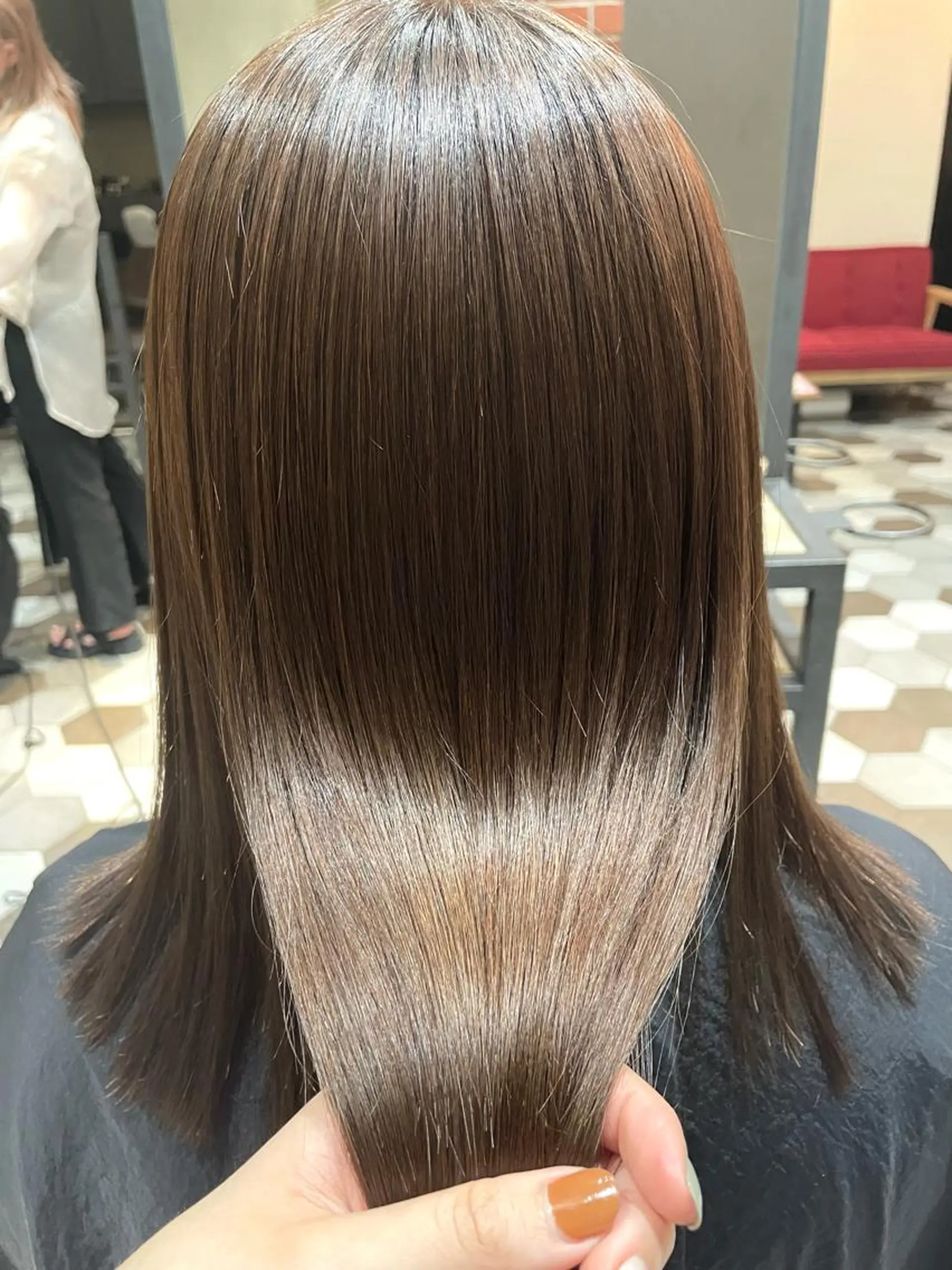 セミロング カット 縮毛矯正 トリートメント 小林 愛花のヘアスタイル