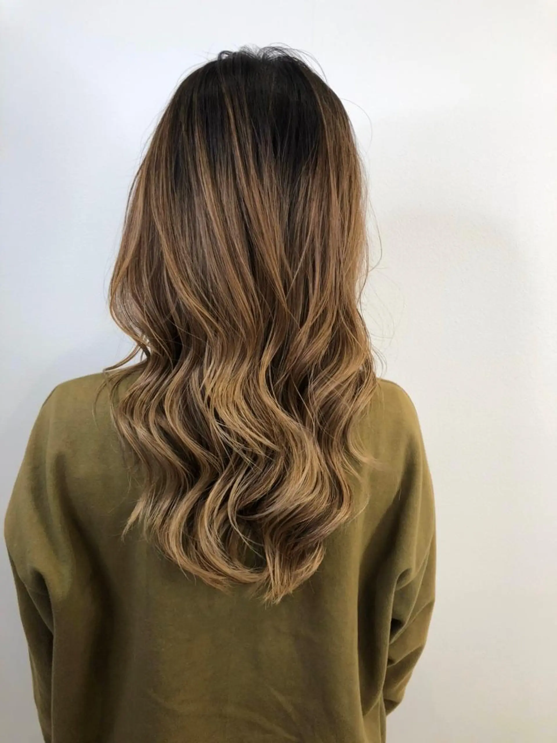 カラー デザインカラー Lienのヘアスタイル