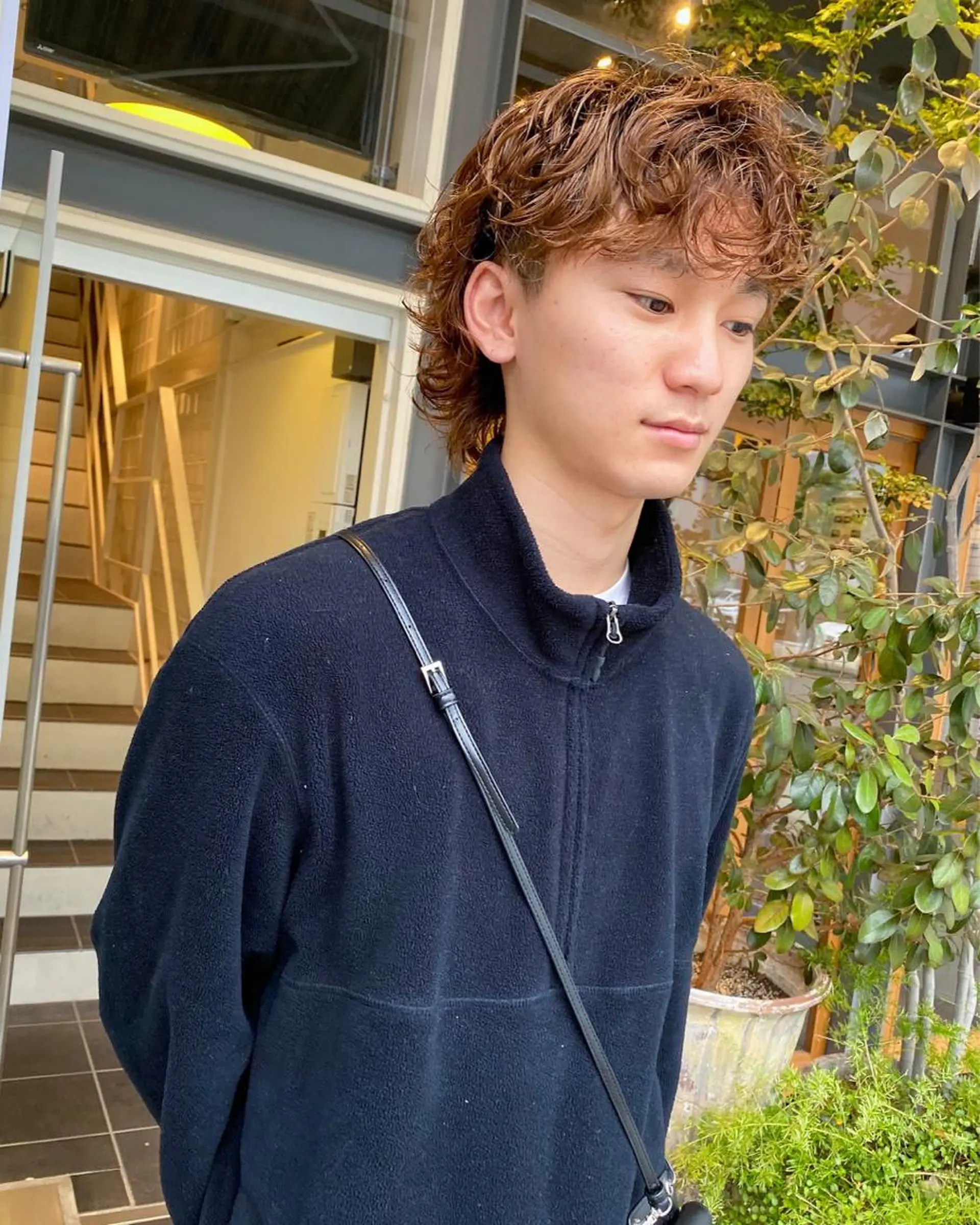 カラー パーマ メンズ メンズパーマ メンズウルフカット アッシュ アッシュブラウン ブラウンカラー カット ヘアカラー パーマ メンズ/スパイキー ショート/ミツイのヘアスタイル