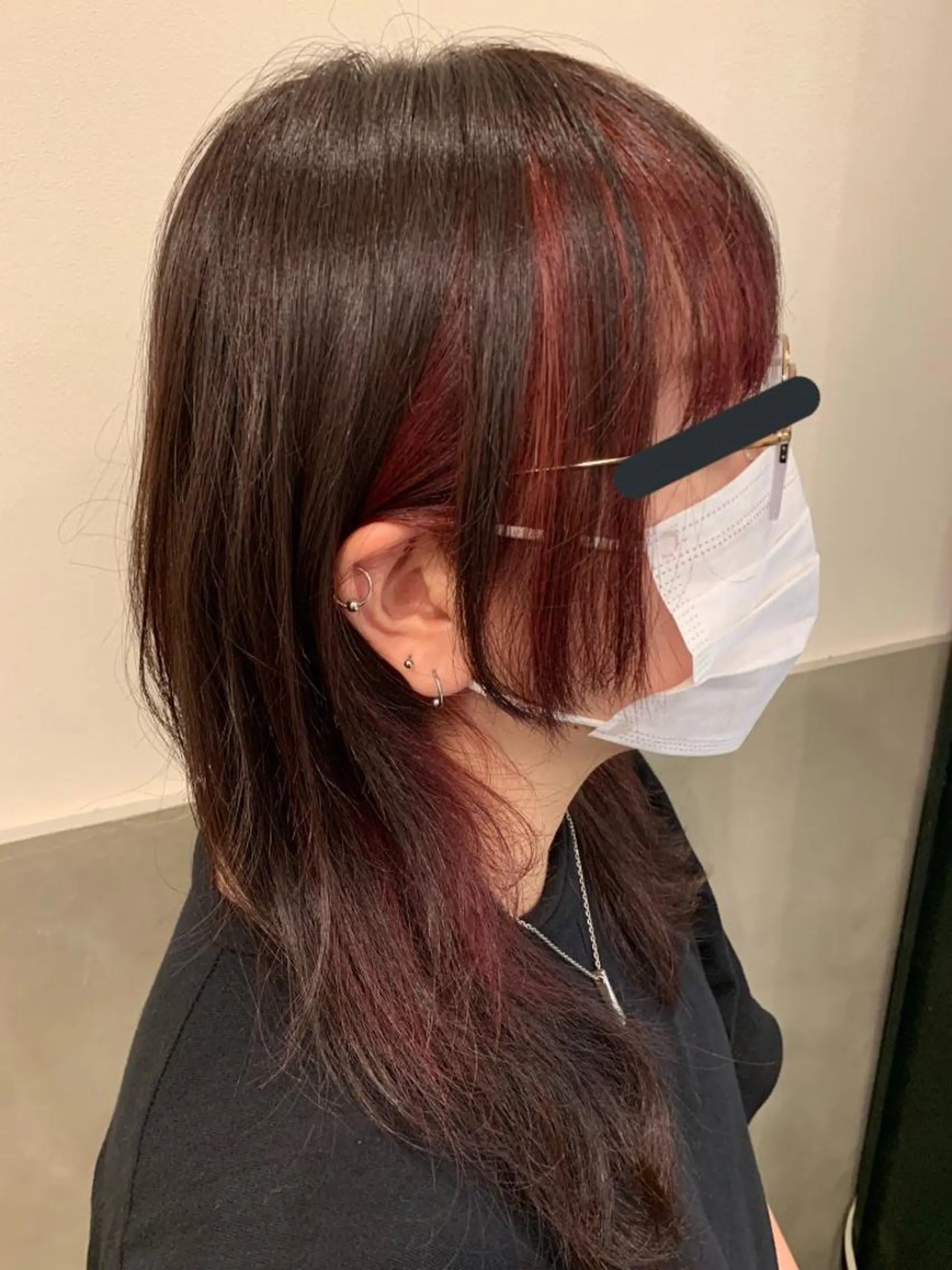 ロング カラー インナーカラー 若狭 彩花のヘアスタイル