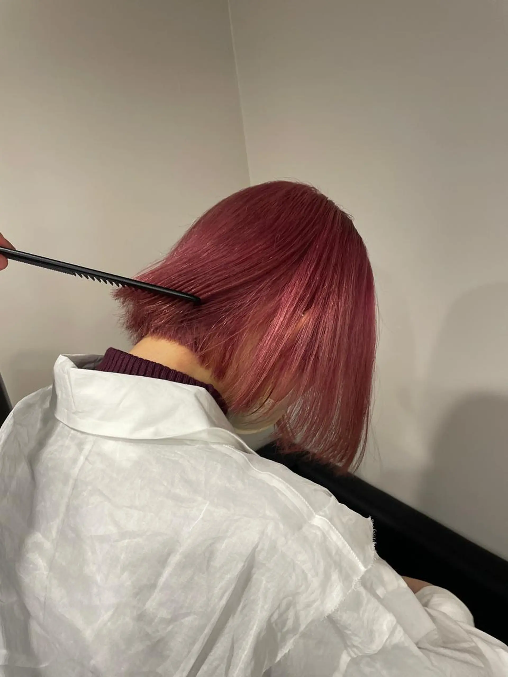 ショート カラー ヘアカラー トリートメント 切りっぱなしボブ レイヤー/縮毛矯正のヘアスタイル