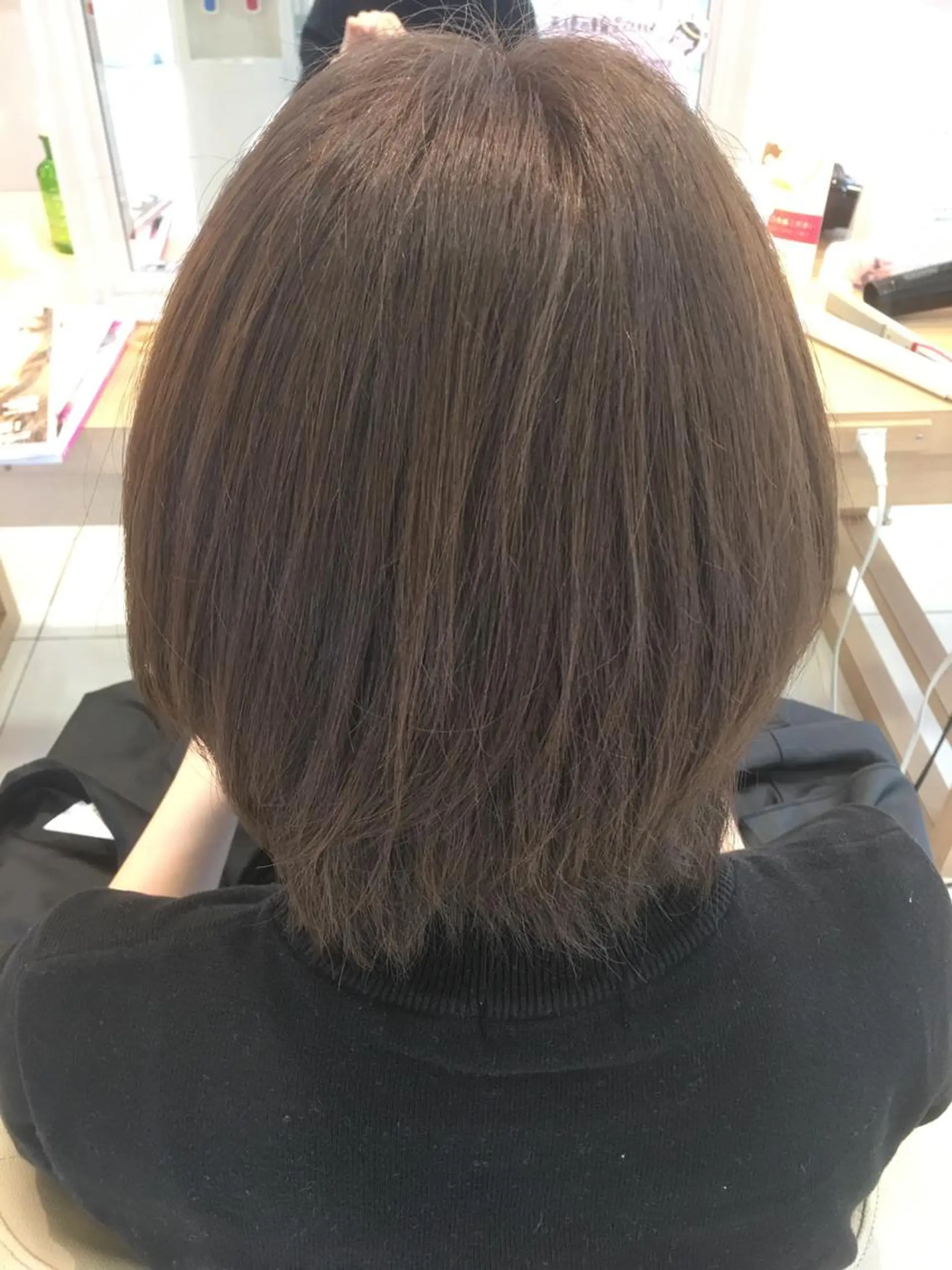 ショート カラー ブリーチ 透明感カラー ダブルカラー 小田原NO1 美容師 飯田飛翔のヘアスタイル