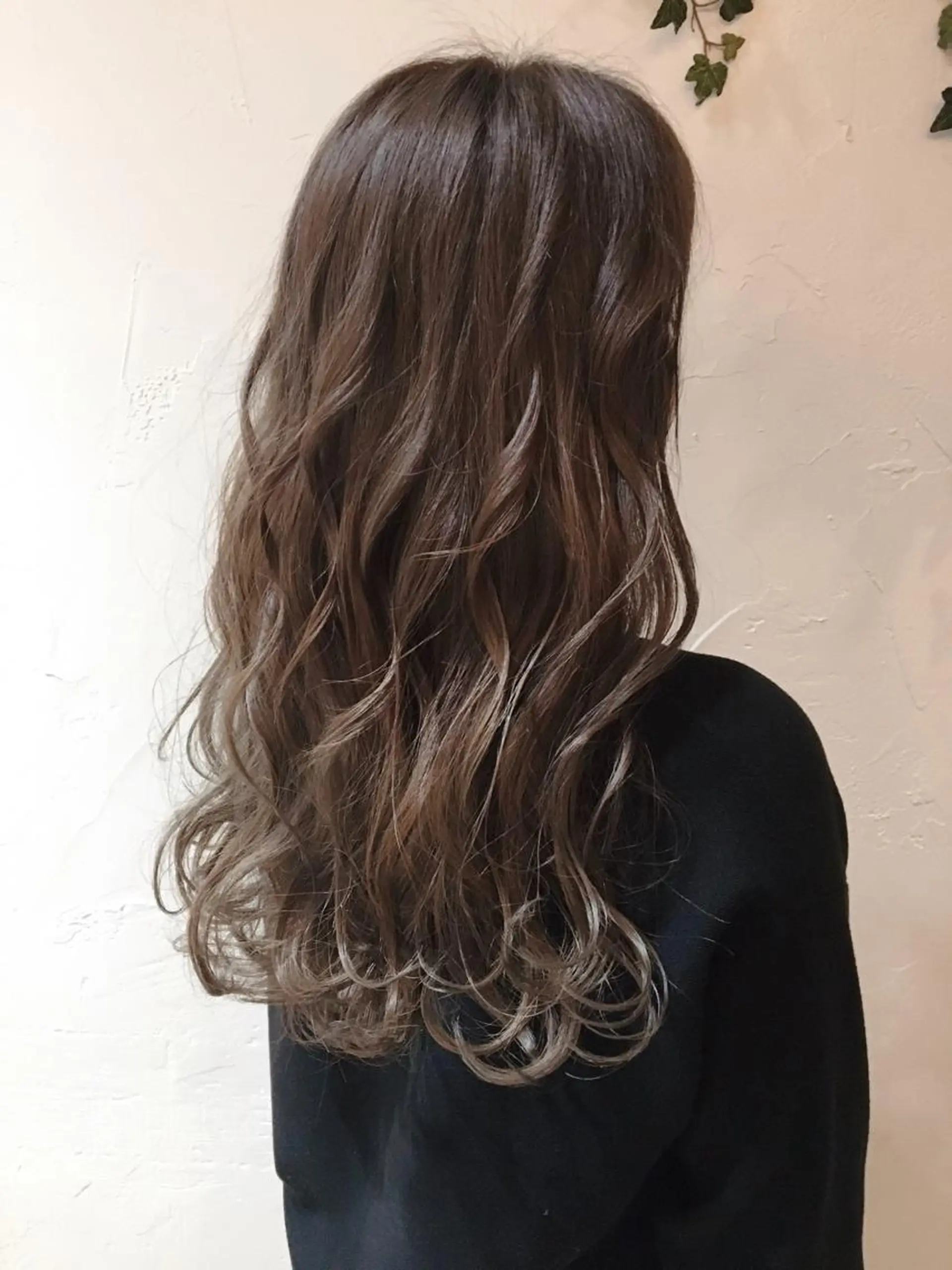 ロング カラー シマダ アユミのヘアスタイル