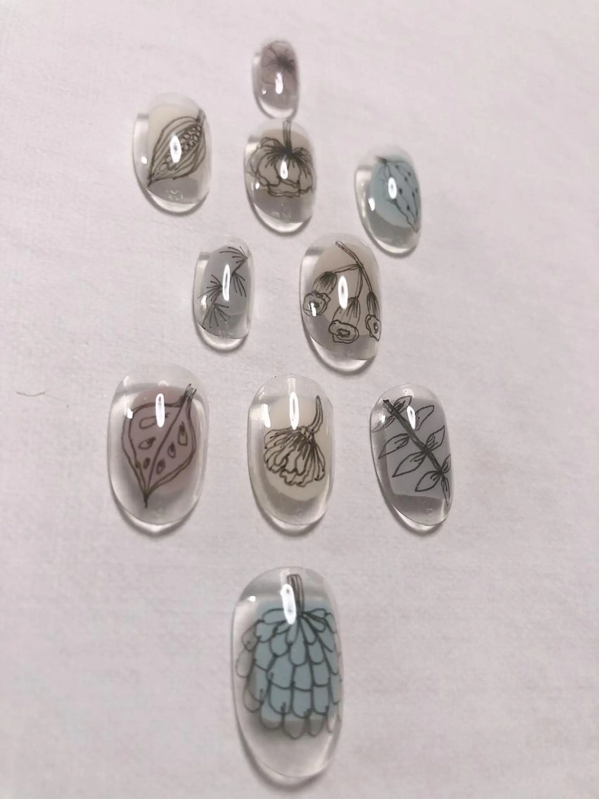 ネイル ミディアムネイル mano nella manoのネイルデザイン