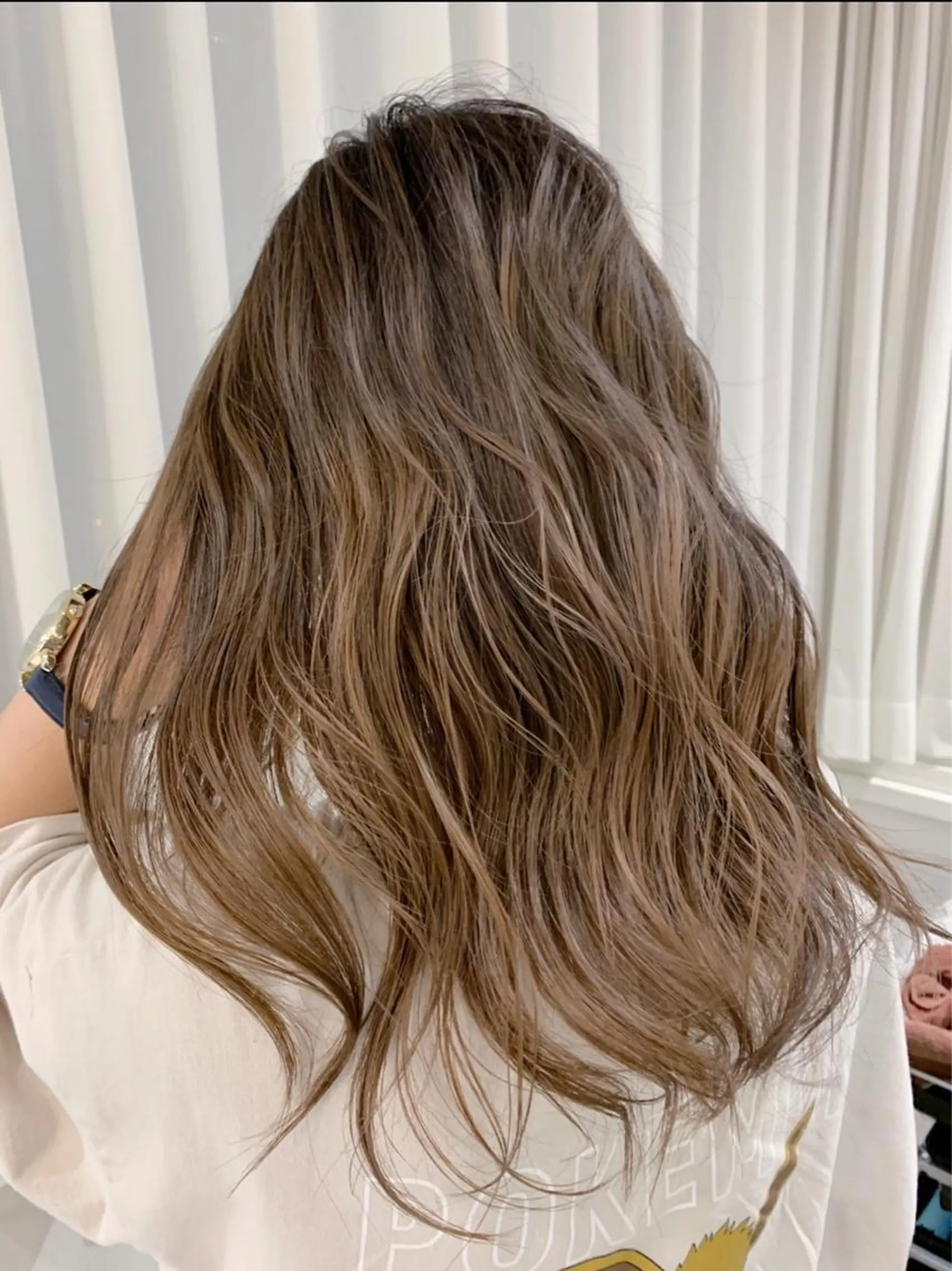 セミロング カラー i'll 未空のヘアスタイル