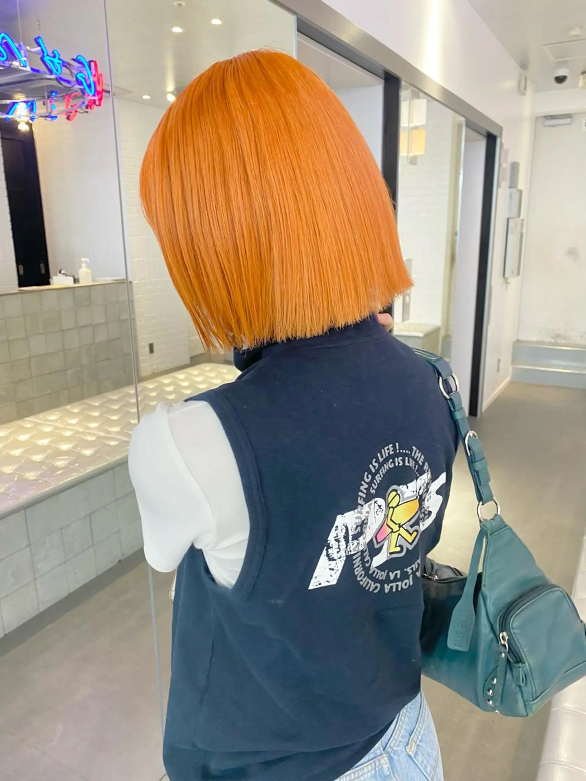 ロング カラー パーマ ベージュカラー オレンジ オレンジベージュ ヘアカラー トリートメント 🎨ハイトーン/ 切りっぱなし みつきのヘアスタイル