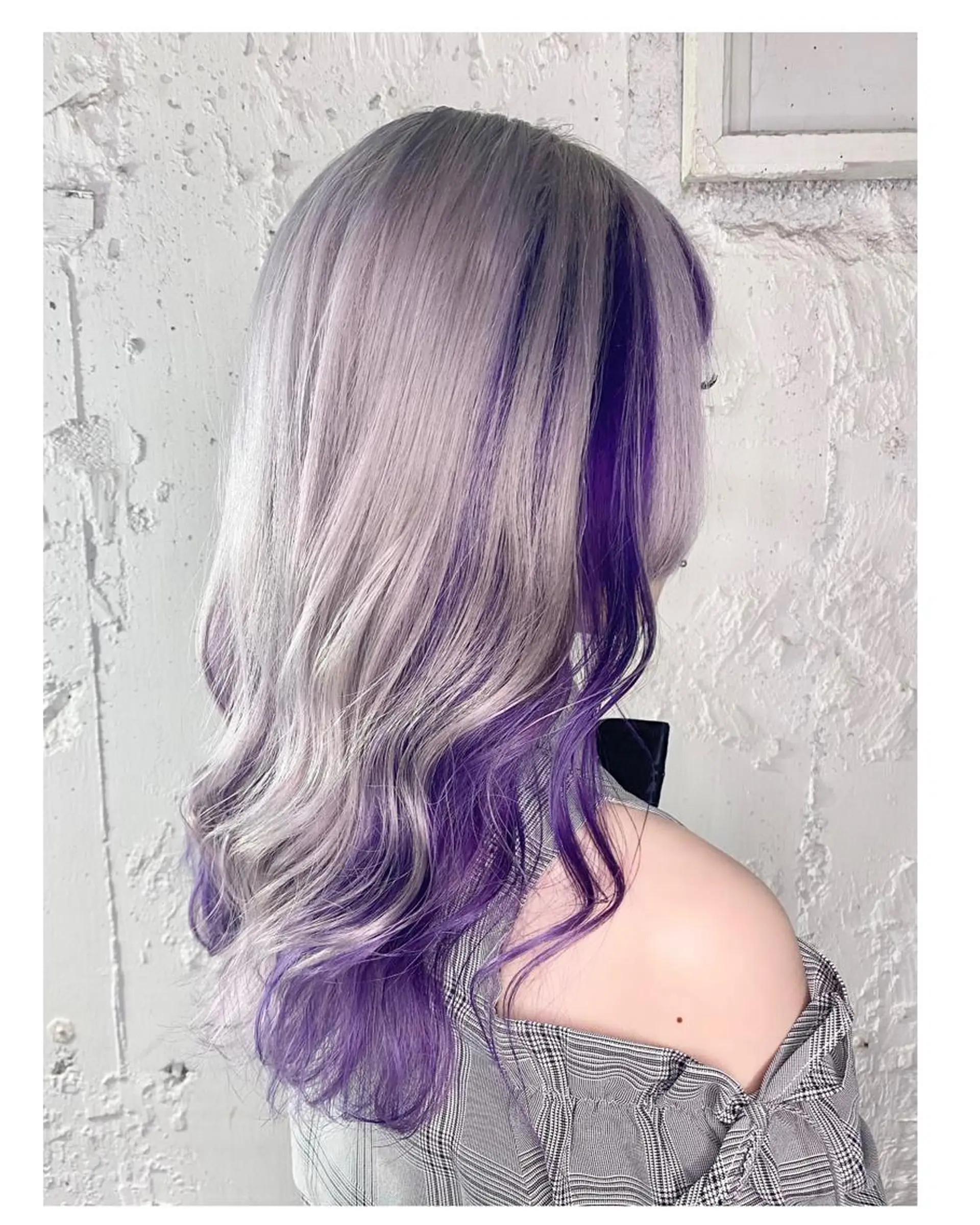 ミディアム カラー ブリーチ パープルカラー シルバー ホワイトシルバー TSUNO🦖 派手髪/オタク美容師のヘアスタイル
