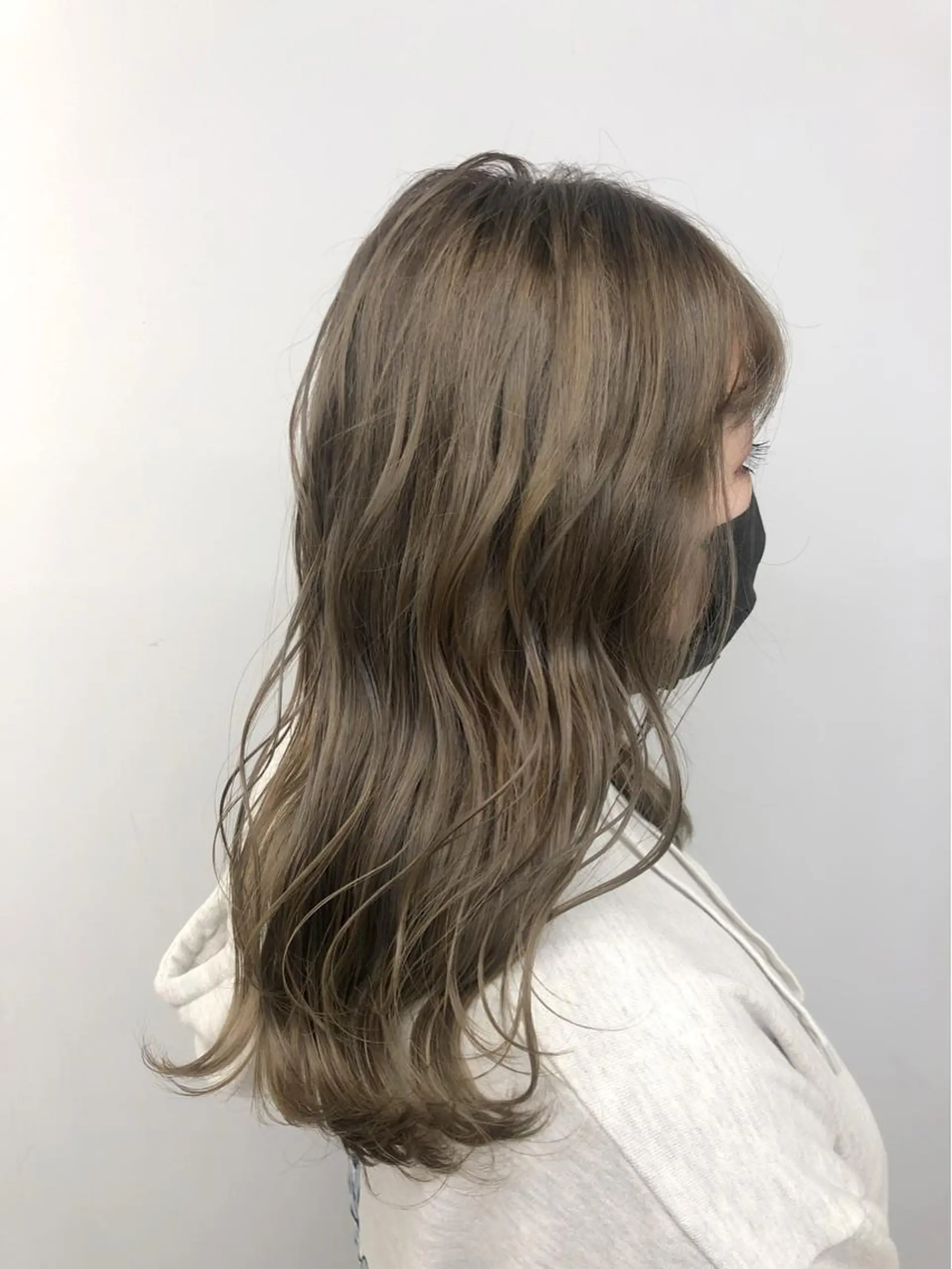 セミロング カラー アッシュ ベージュカラー グレージュ 代表　YUKI ☆のヘアスタイル