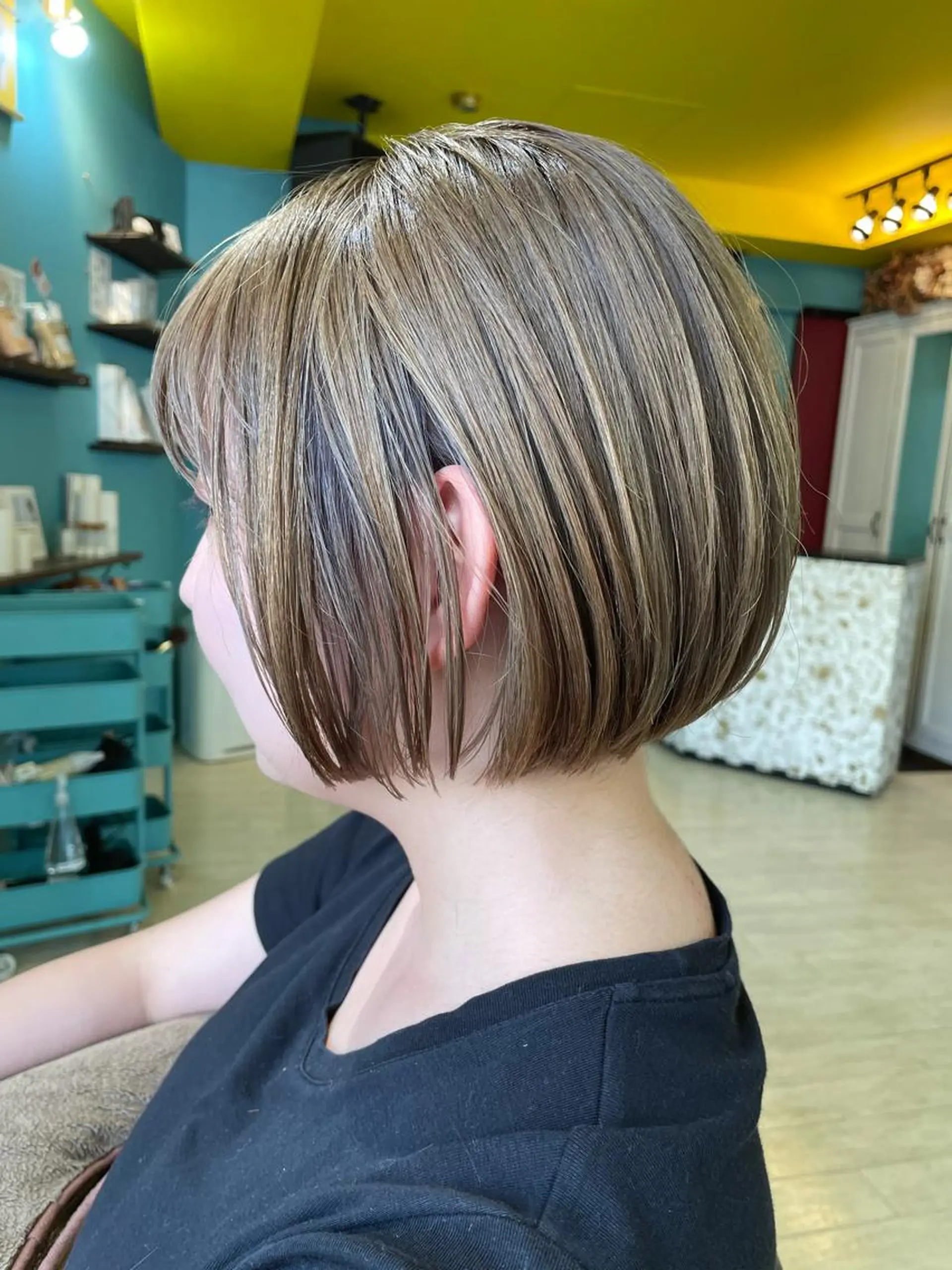 ショート ヘアカラー トリートメント 末石 智のヘアスタイル