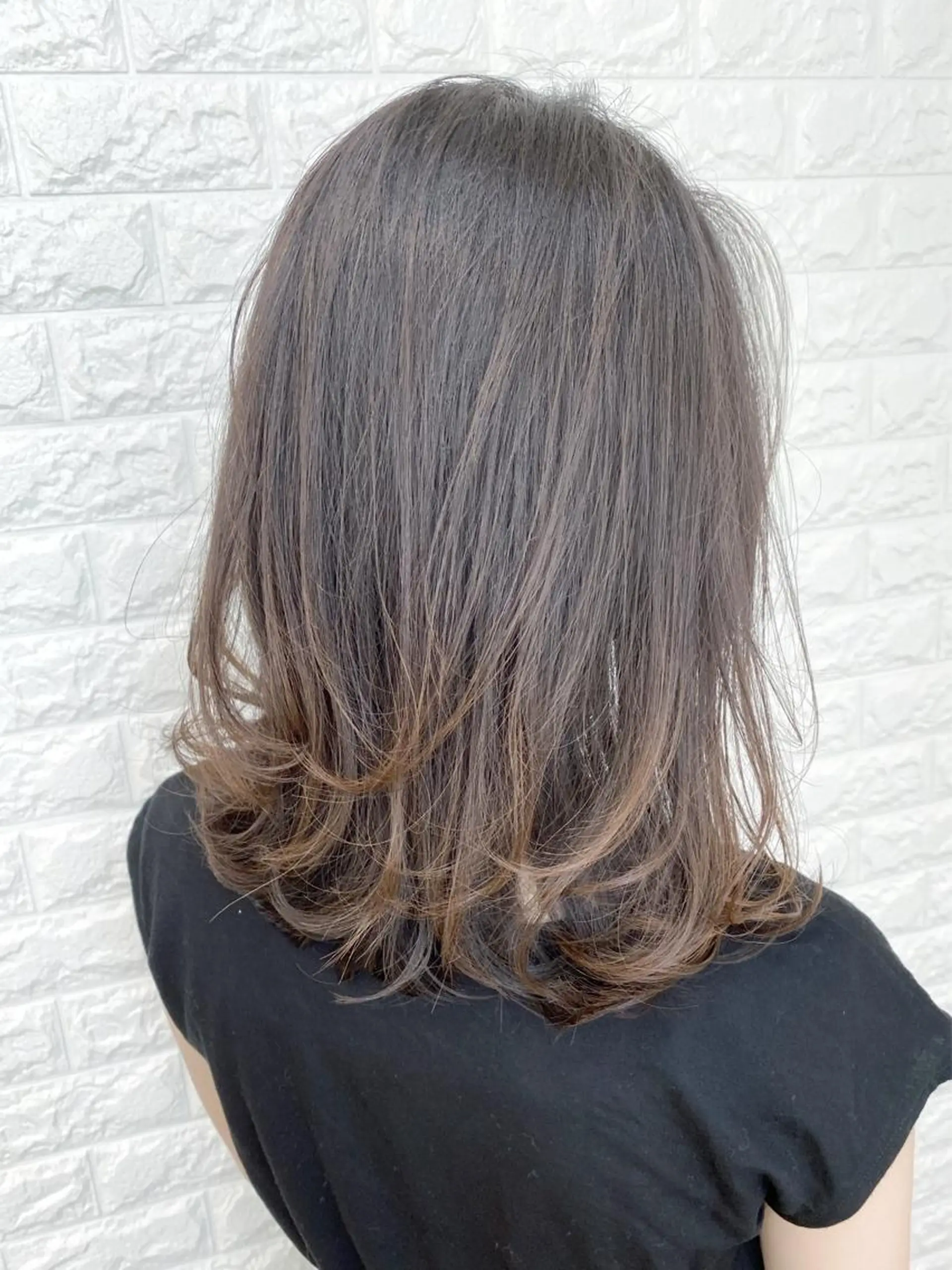 ミディアム 高木 麻知子のヘアスタイル