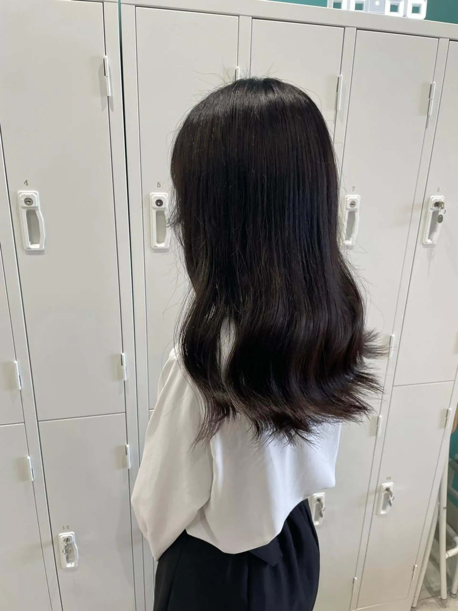 セミロング 韓国風ハッシュカット 似合わせレイヤー池袋のヘアスタイル