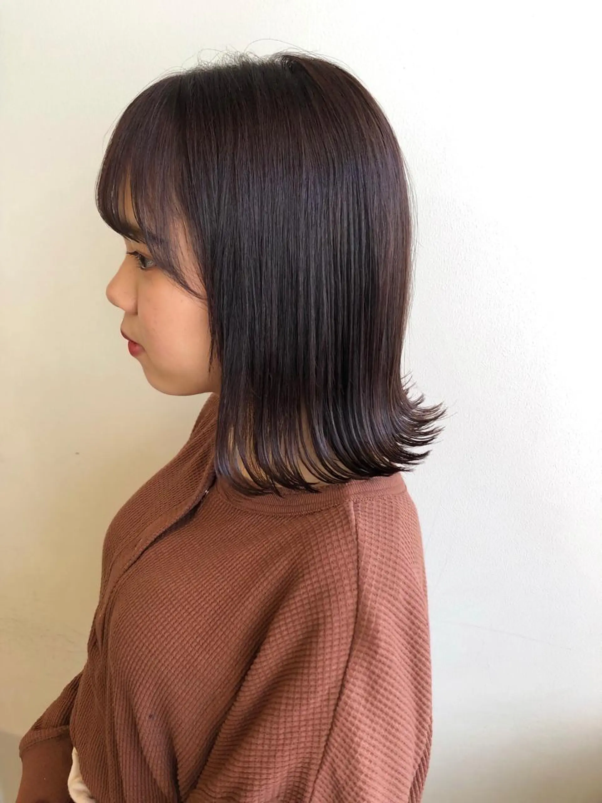 ミディアム カラー カット ヘアカラー トリートメント MIOベージュカラー 柔らかいカラーのヘアスタイル