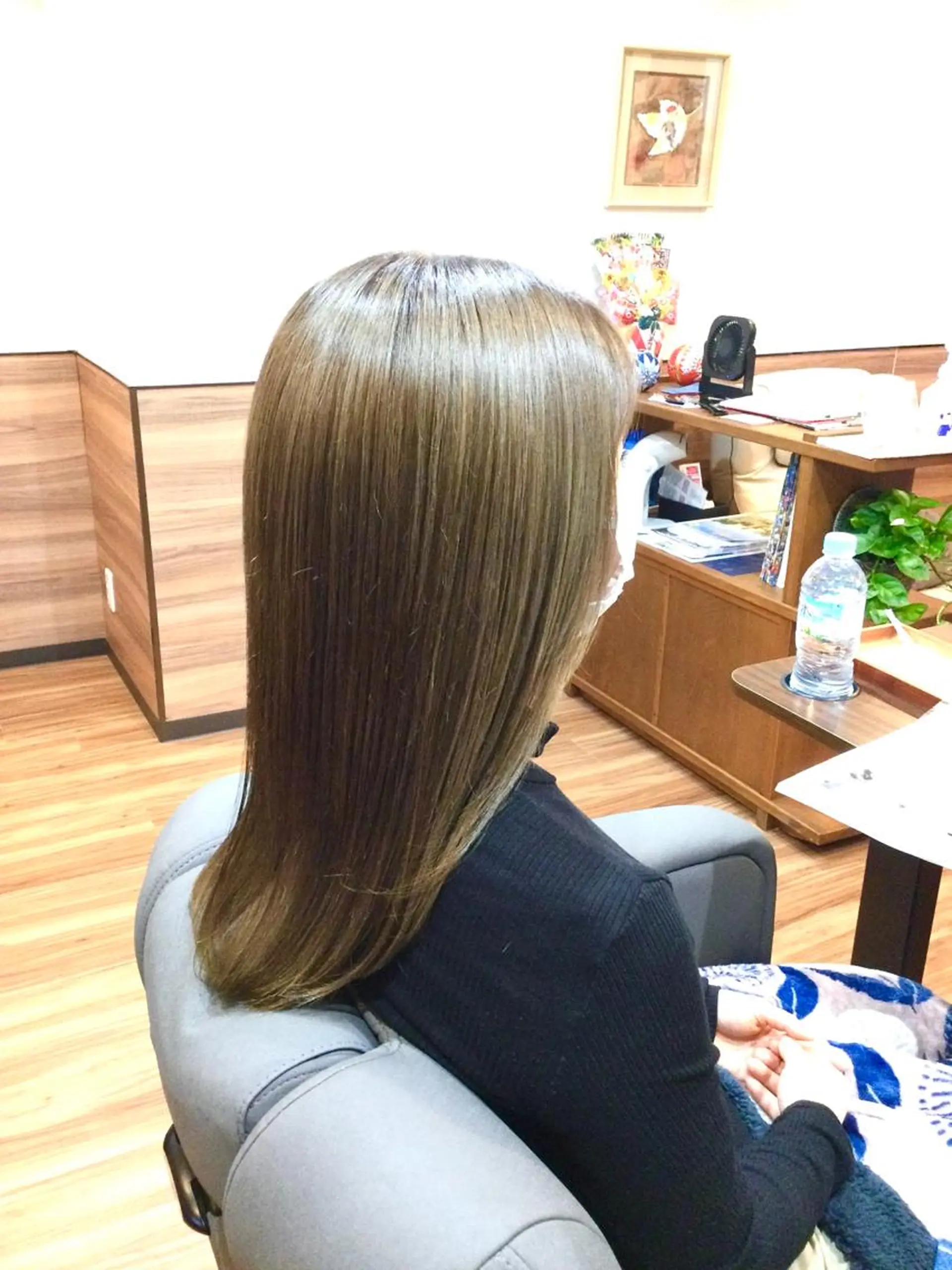 セミロング カラー ベージュカラー モカベージュ Annon プライベートサロンのヘアスタイル