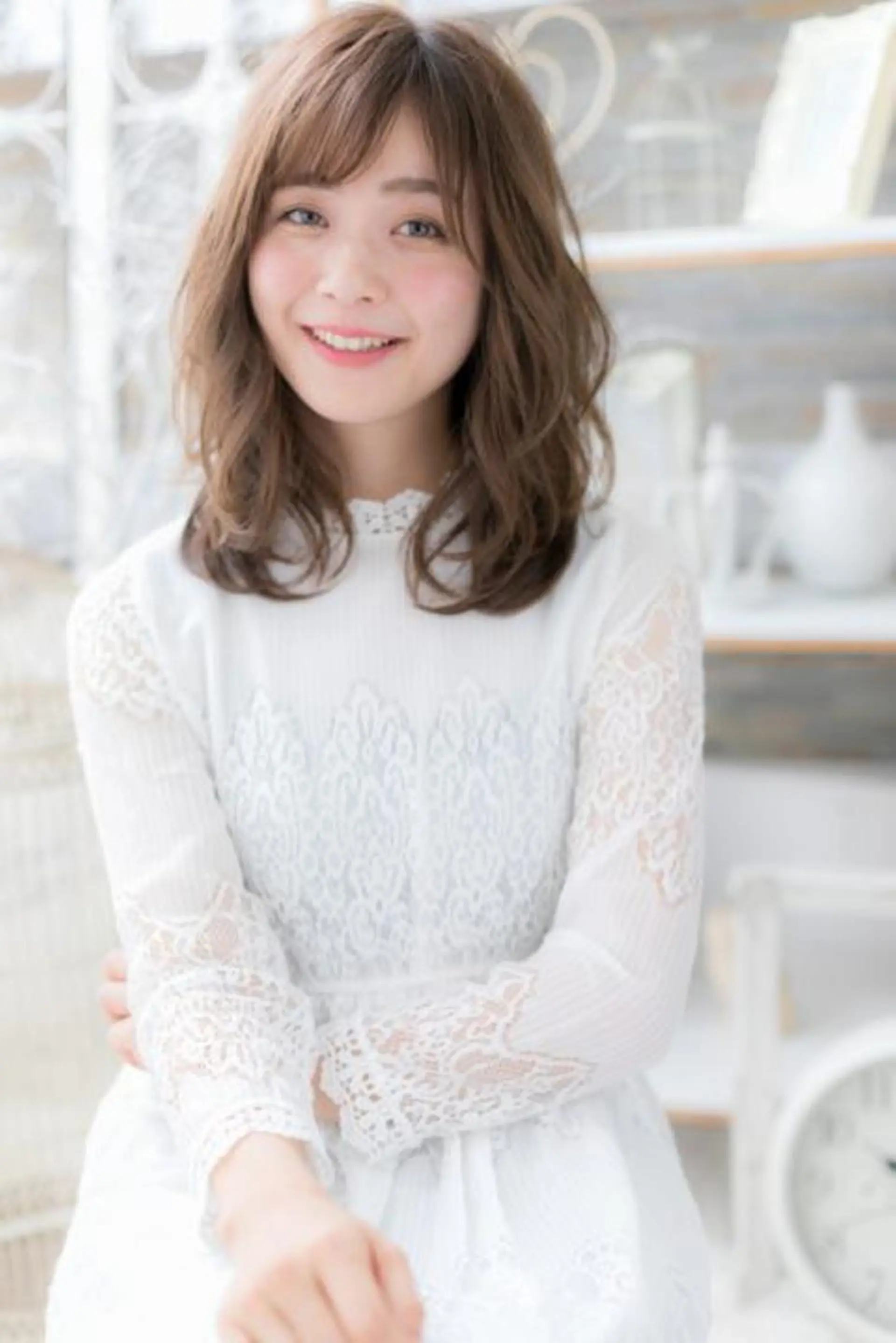 セミロング カラー パーマ 出川 宙☘️のヘアスタイル