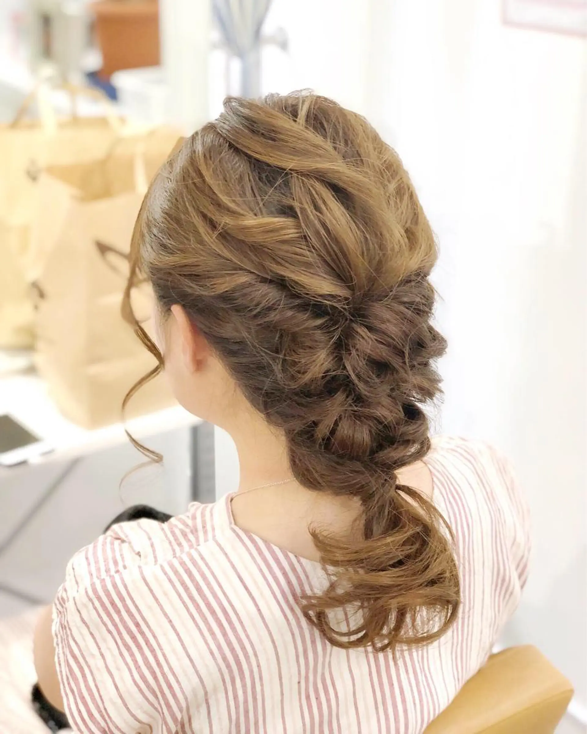 セミロング laera 佐藤のヘアスタイル