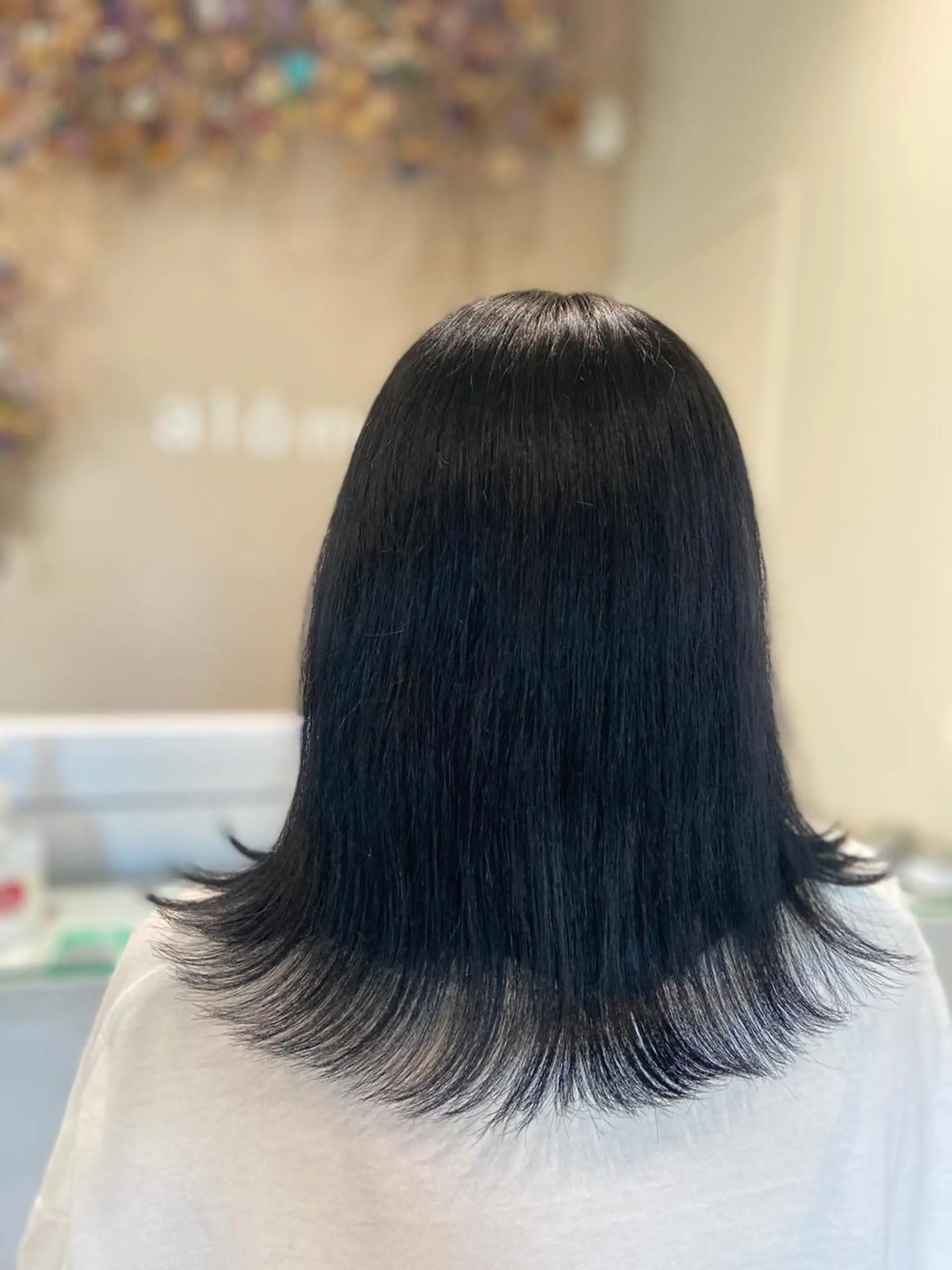 ミディアム カラー 黒髪 ブリーチ ブルーカラー ブルーブラック ボブ/インナーカラー /眉毛/Miyuのヘアスタイル