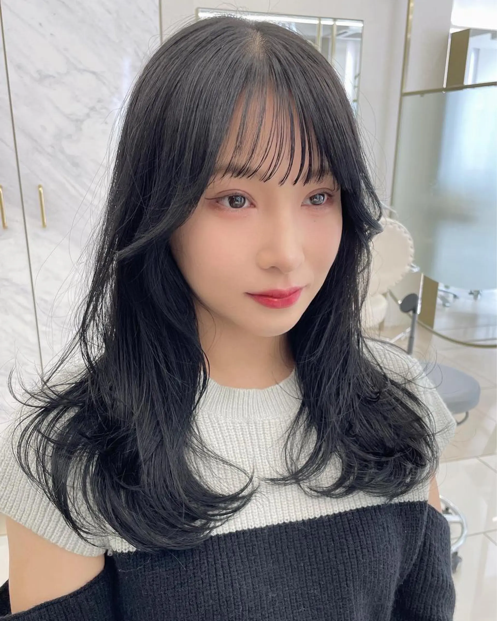 ミディアム カラー 黒髪 ブルーカラー ブルーブラック 透明感カラー ヘアカラー トリートメント COA GINZA 空也/前髪/顔まわりのヘアスタイル