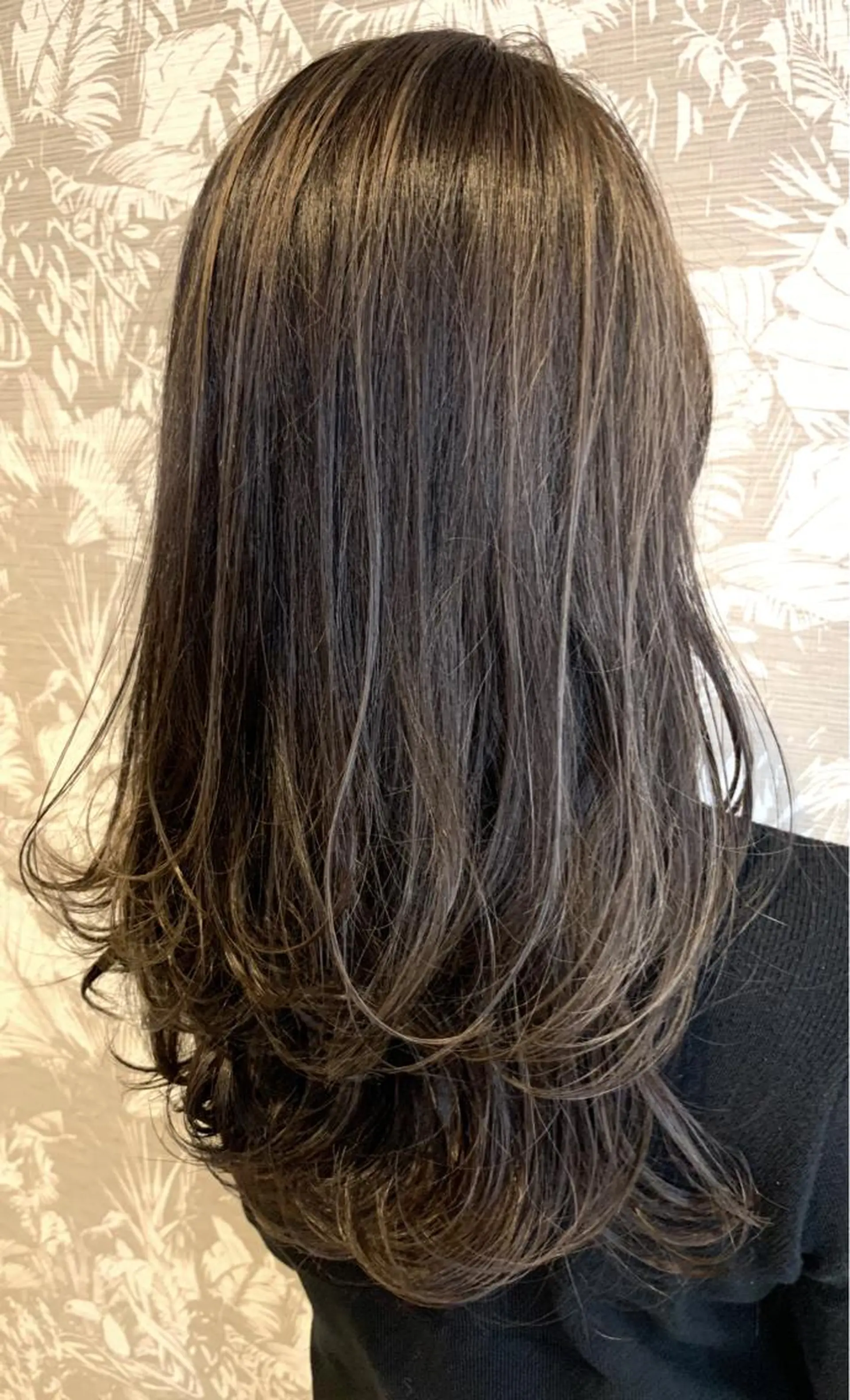 ロング パーマ ヘアアレンジ メンズ メンズウルフカット レイヤーカット ロング ウルフカット APSEE メンズカラー特化のヘアスタイル