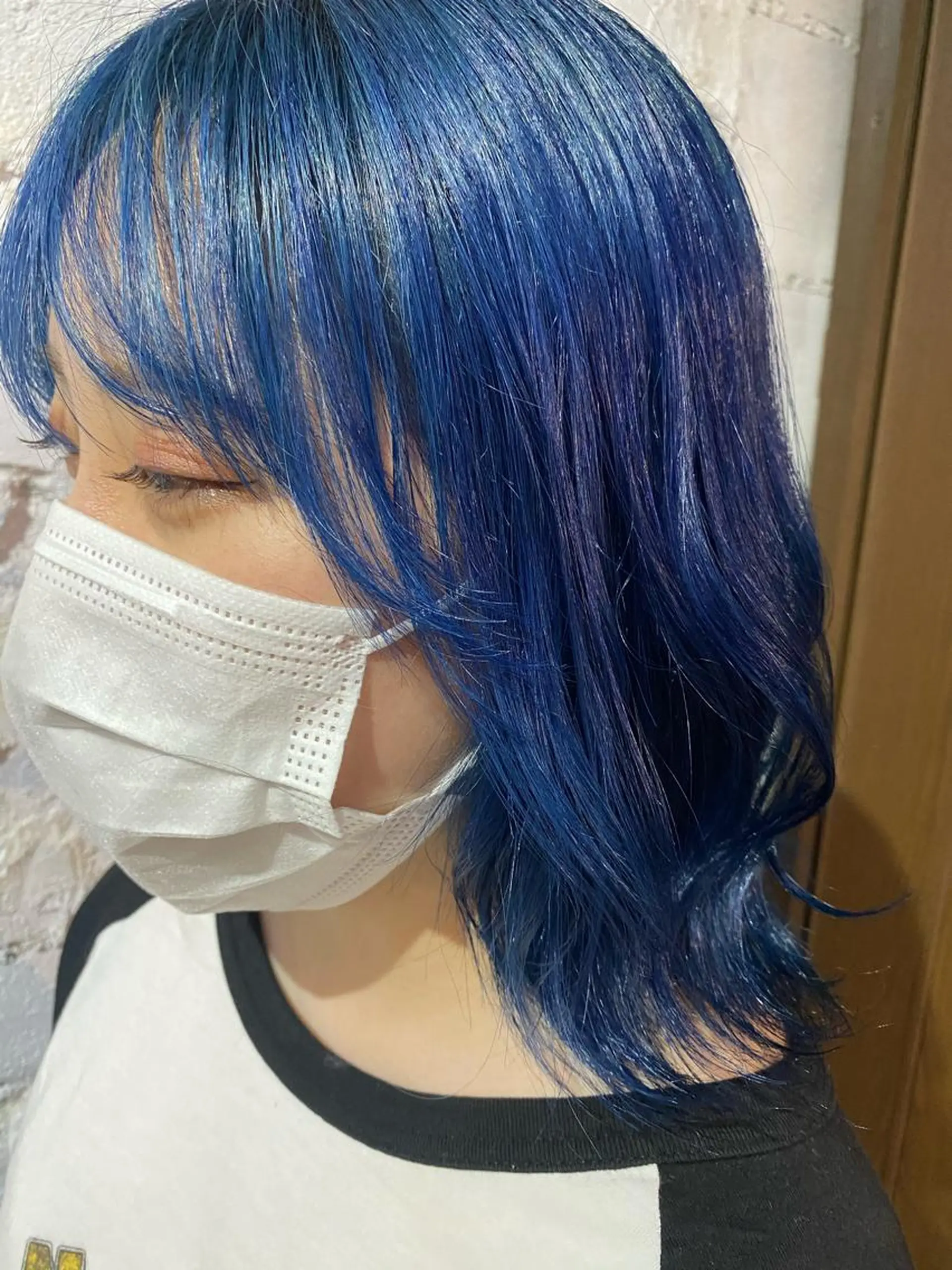 ミディアム カラー ブリーチ ブルーカラー 【韓国レイヤー特化 ハッシュカット】のヘアスタイル